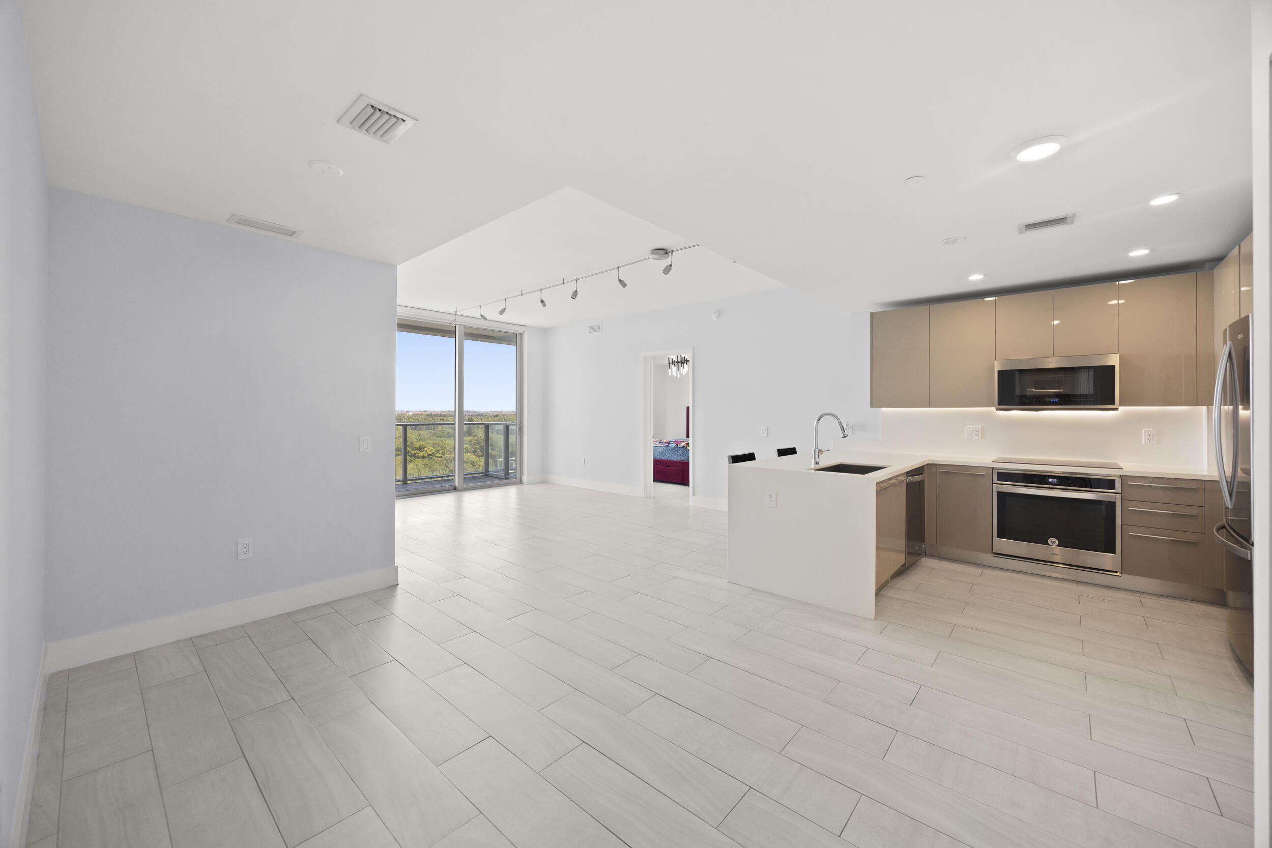 2000 Metropica Way 802 Property Photo 4