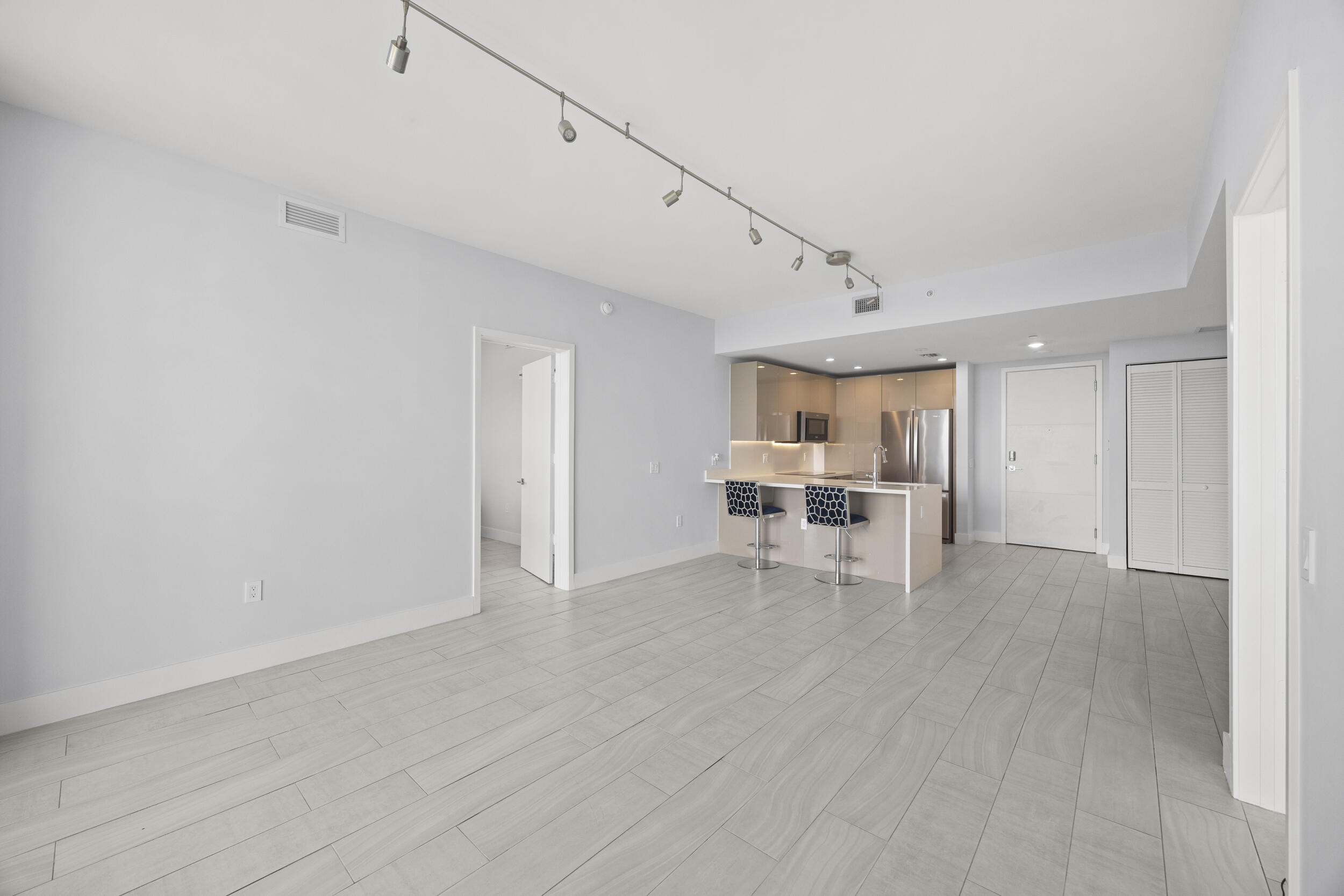 2000 Metropica Way 802 Property Photo 6