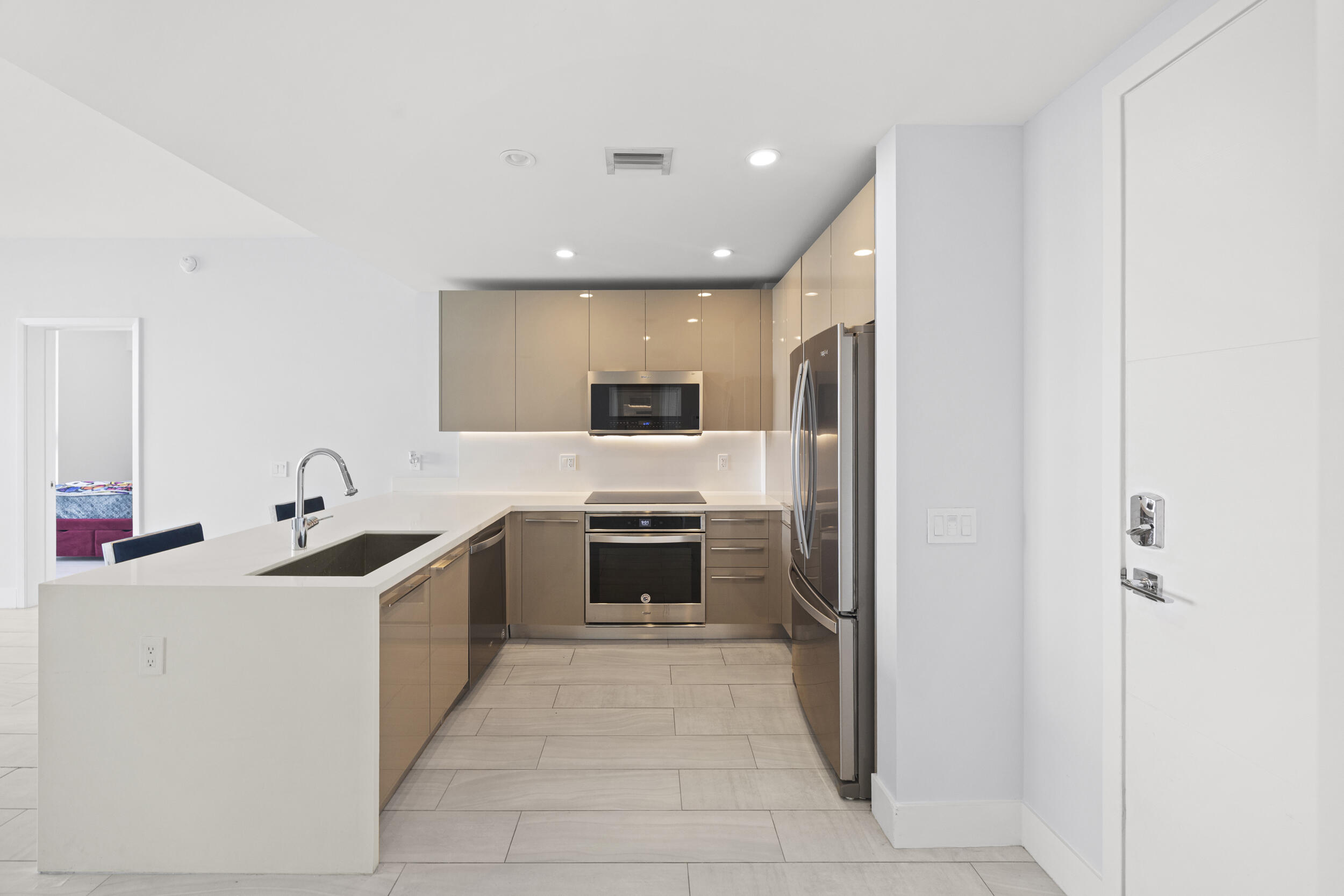 2000 Metropica Way 802 Property Photo 8