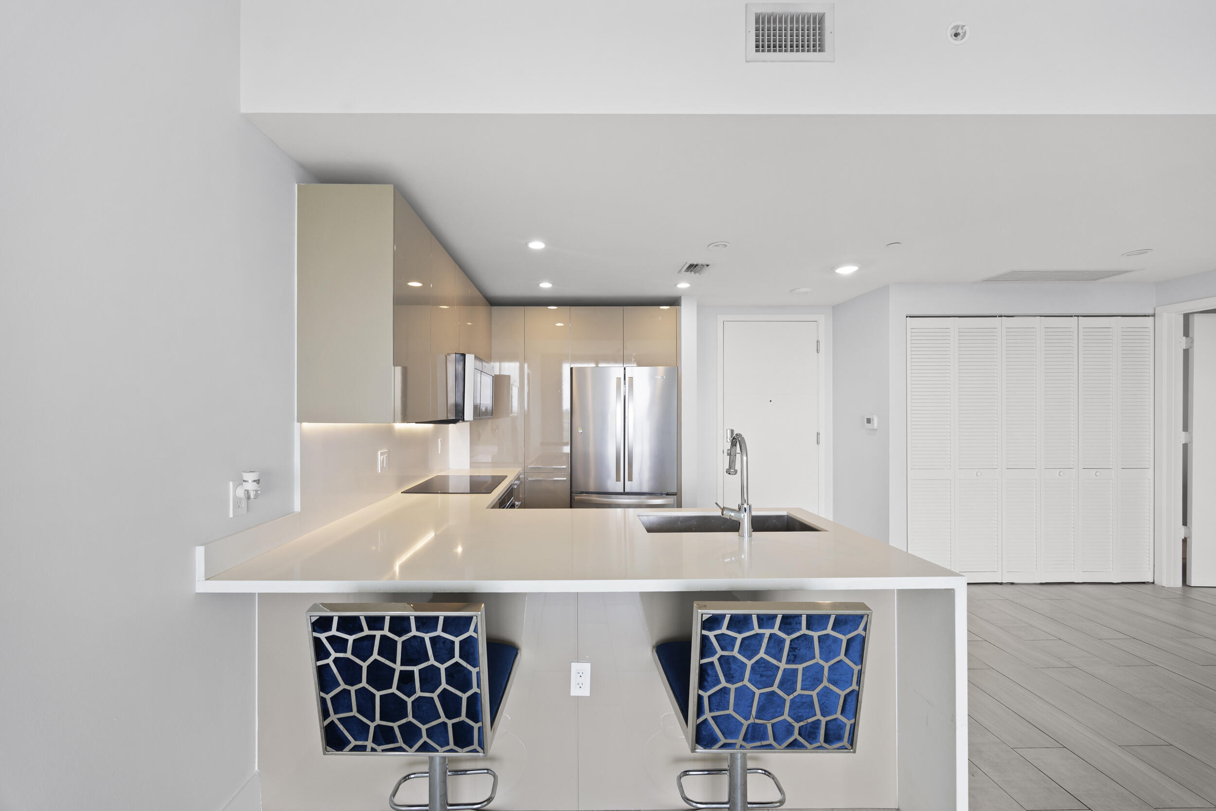 2000 Metropica Way 802 Property Photo 8