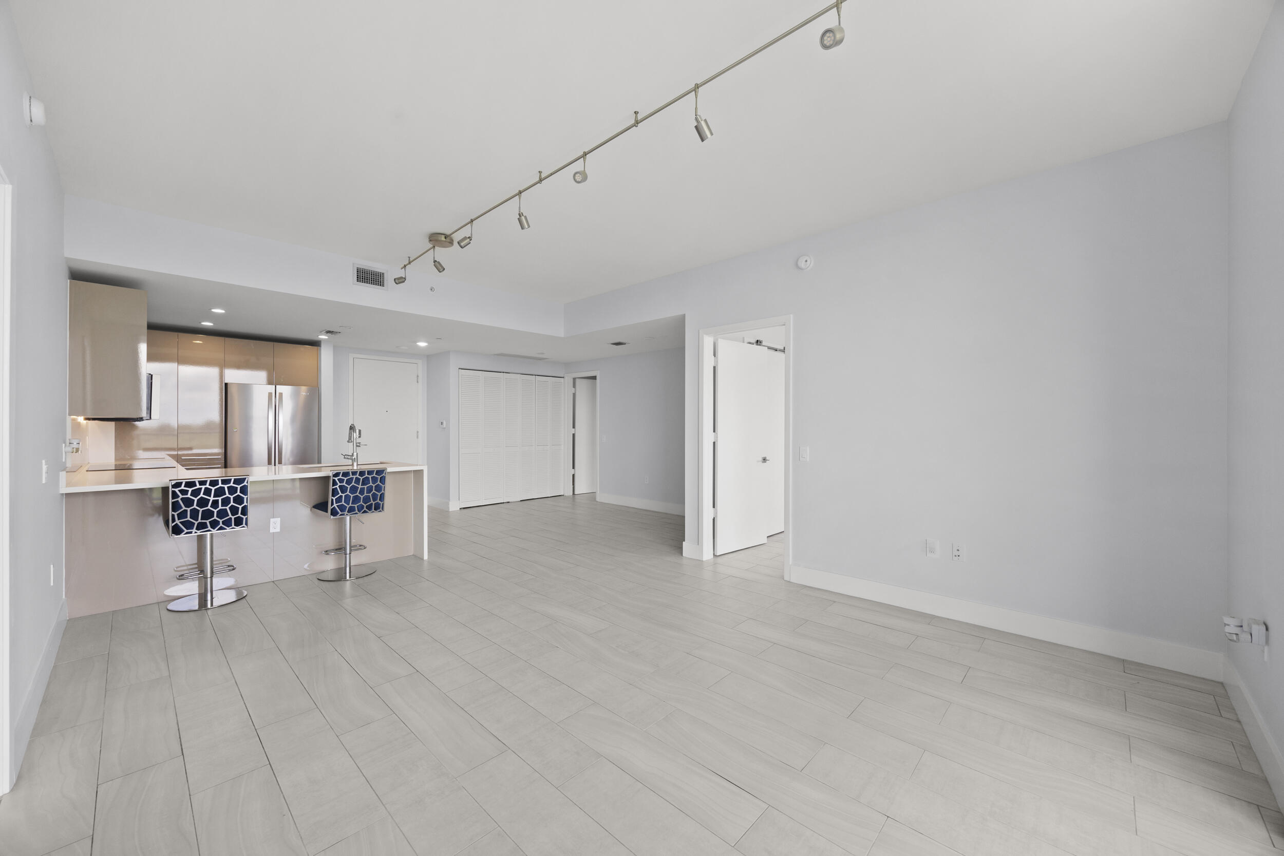 2000 Metropica Way 802 Property Photo 9