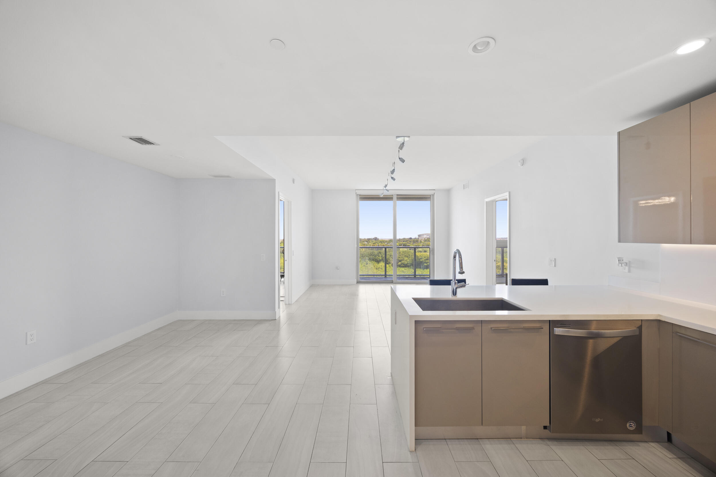 2000 Metropica Way 802 Property Photo 11
