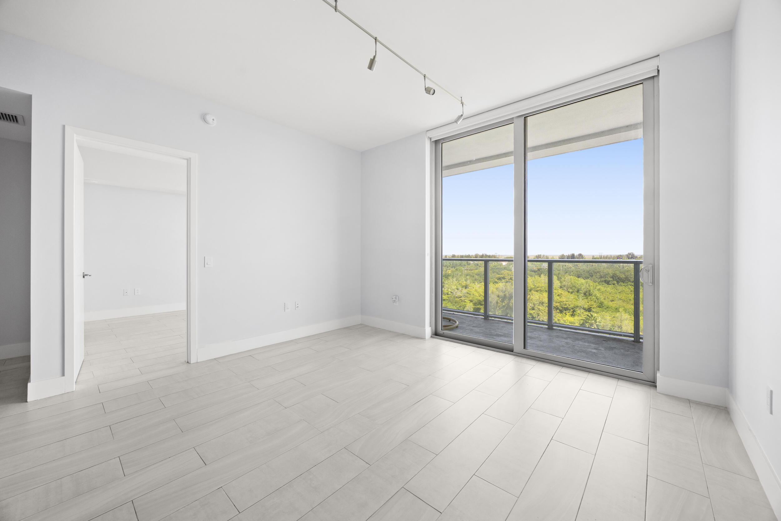 2000 Metropica Way 802 Property Photo 15