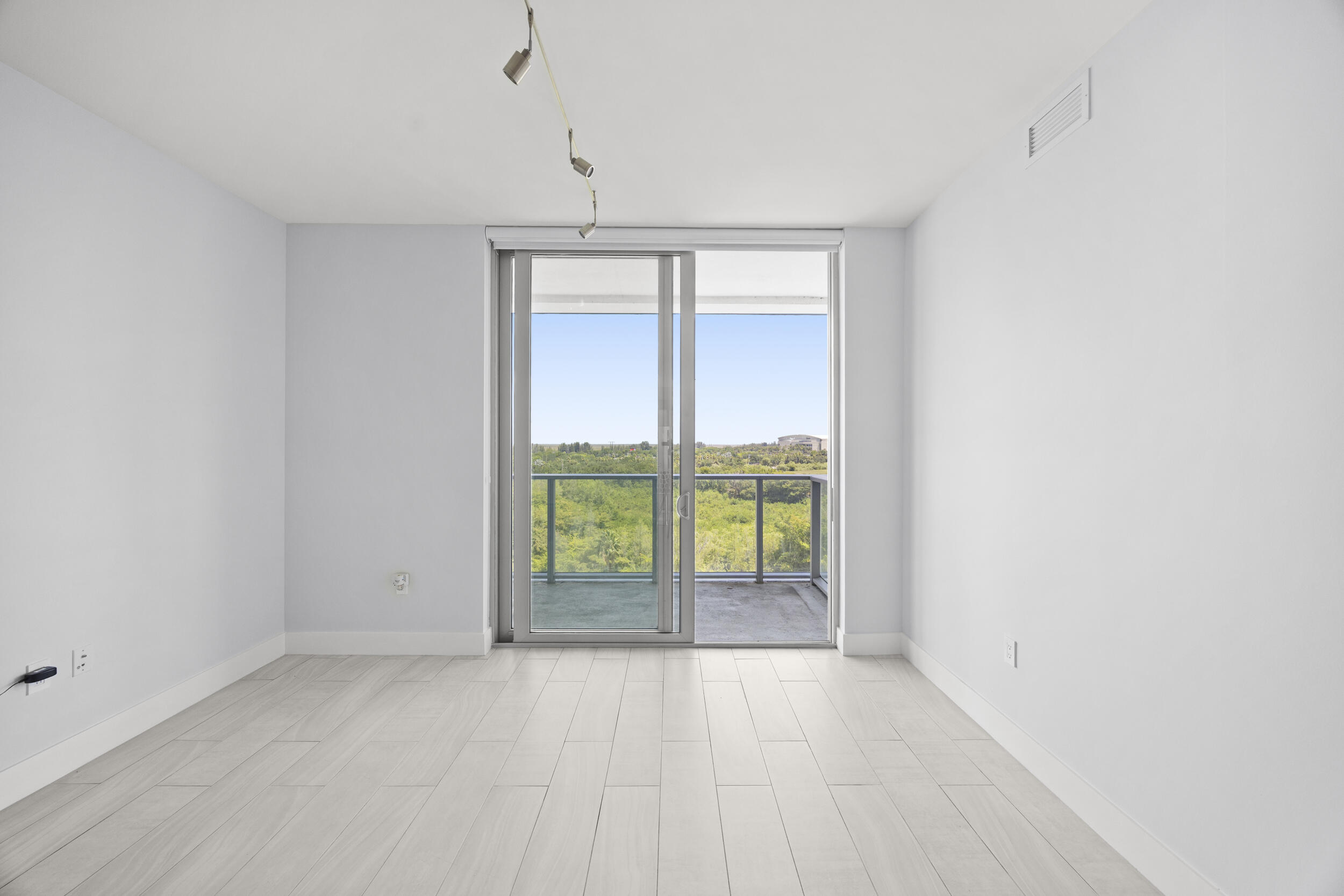 2000 Metropica Way 802 Property Photo 16