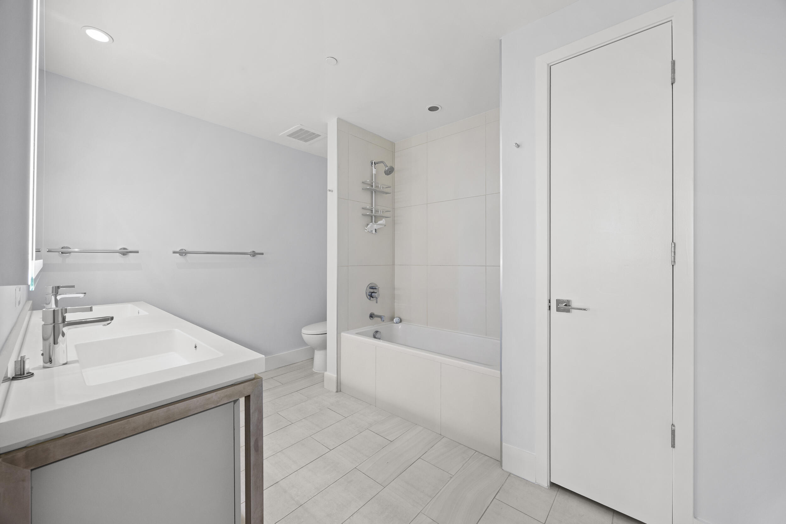 2000 Metropica Way 802 Property Photo 16