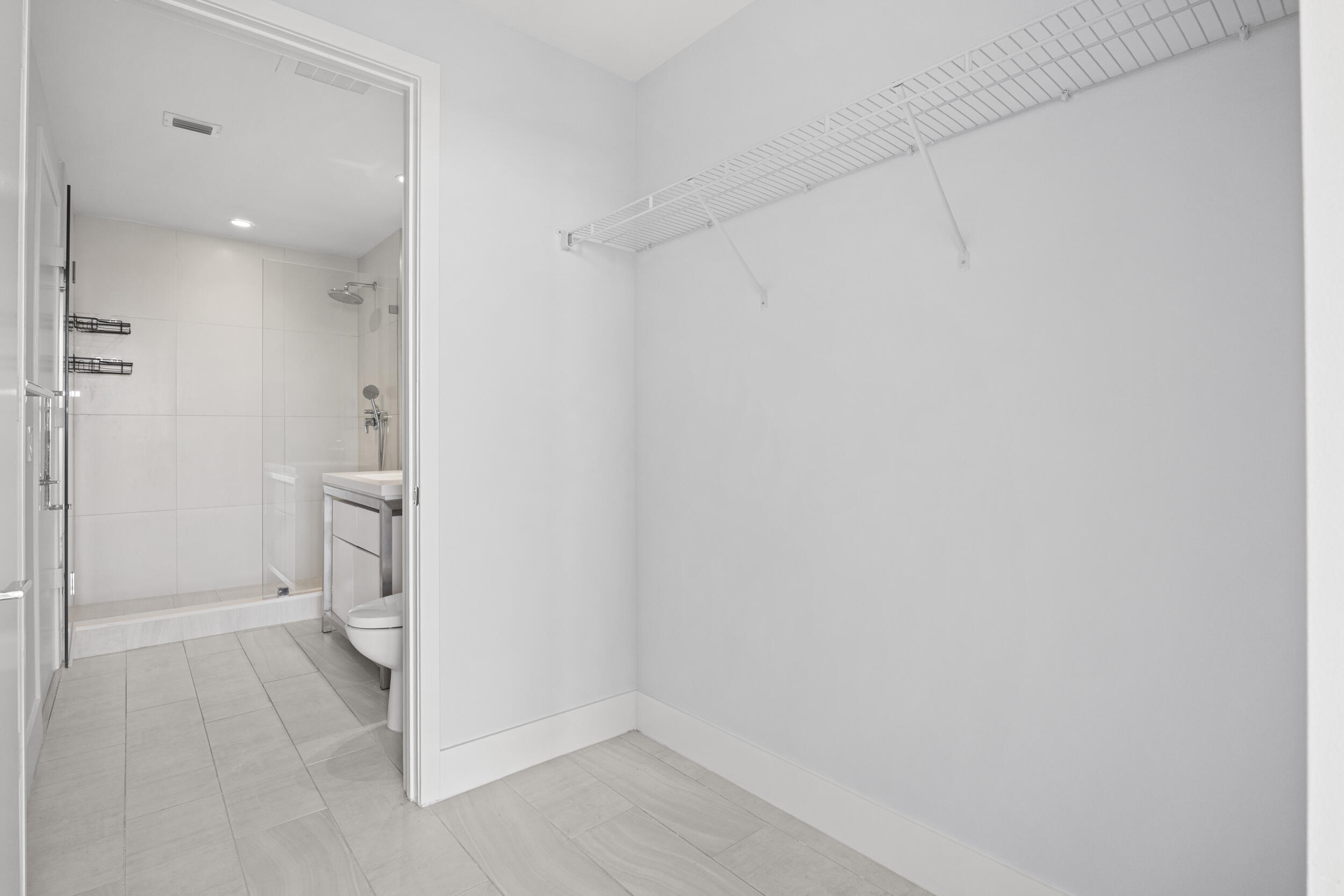 2000 Metropica Way 802 Property Photo 39