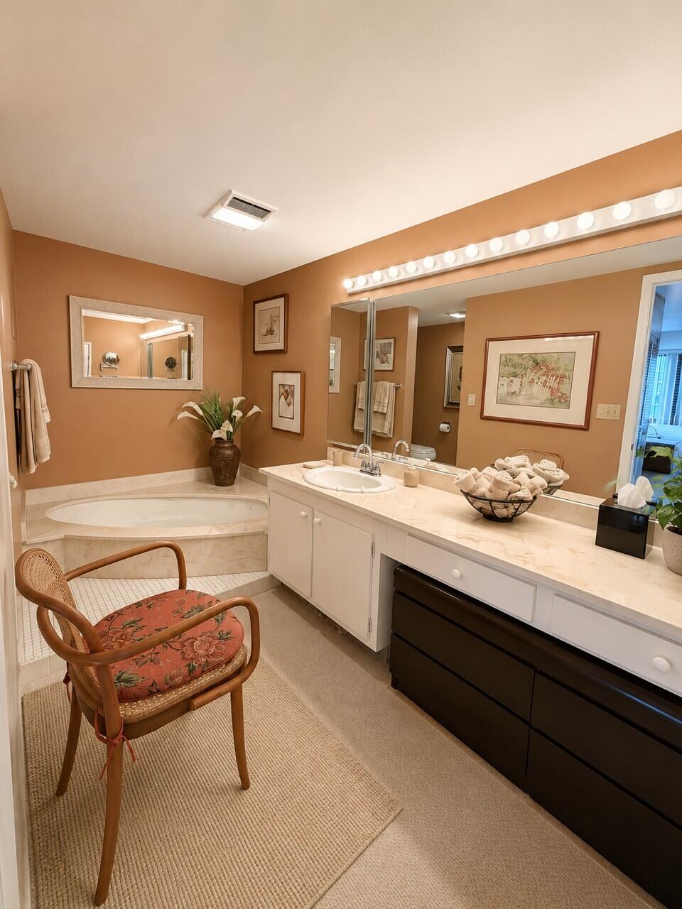 3589 S Ocean Boulevard 404 Property Photo 8