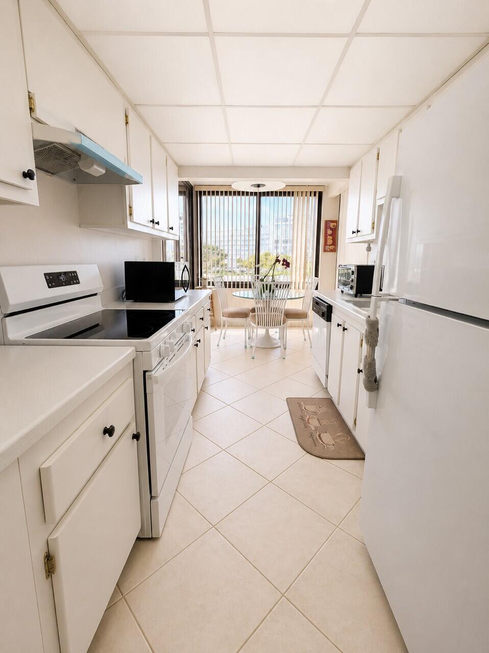 3589 S Ocean Boulevard 404 Property Photo 17