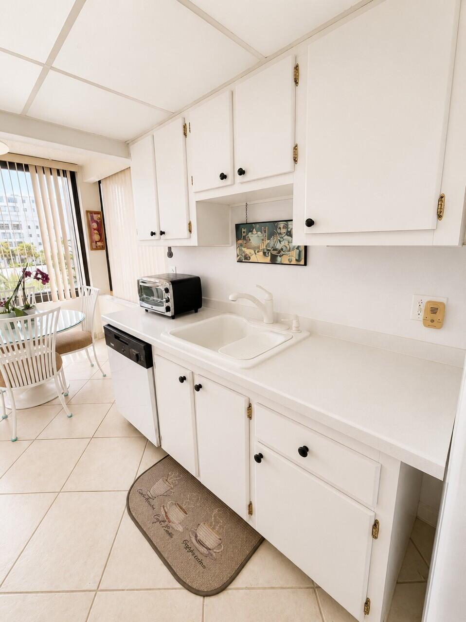 3589 S Ocean Boulevard 404 Property Photo 18