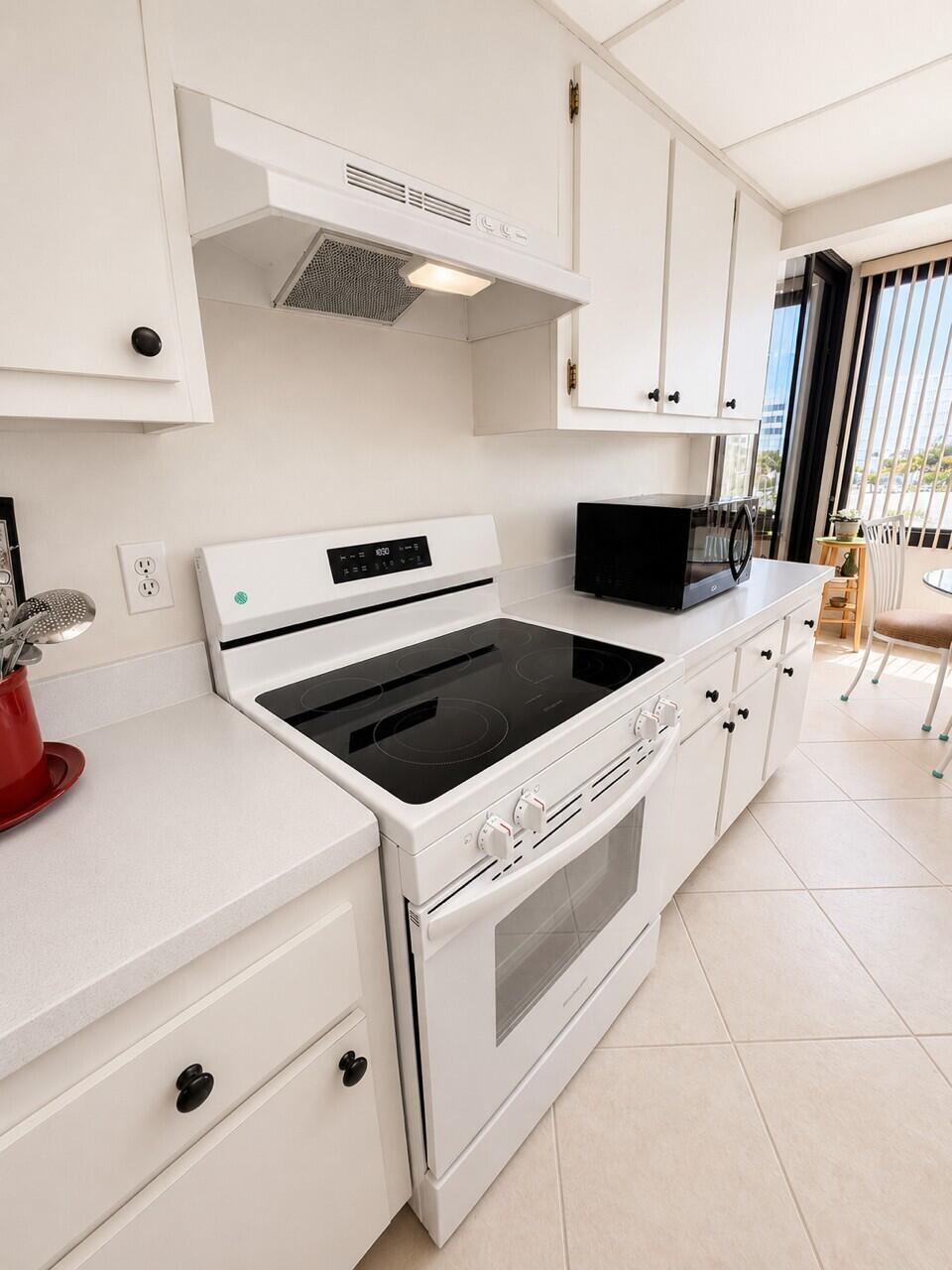 3589 S Ocean Boulevard 404 Property Photo 19