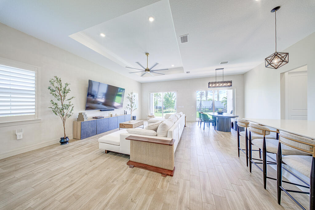 10562 Northbrook Circle Property Photo 7