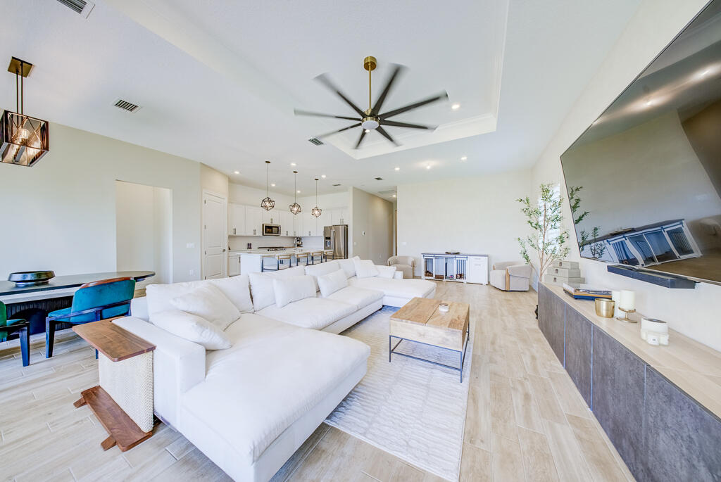 10562 Northbrook Circle Property Photo 8