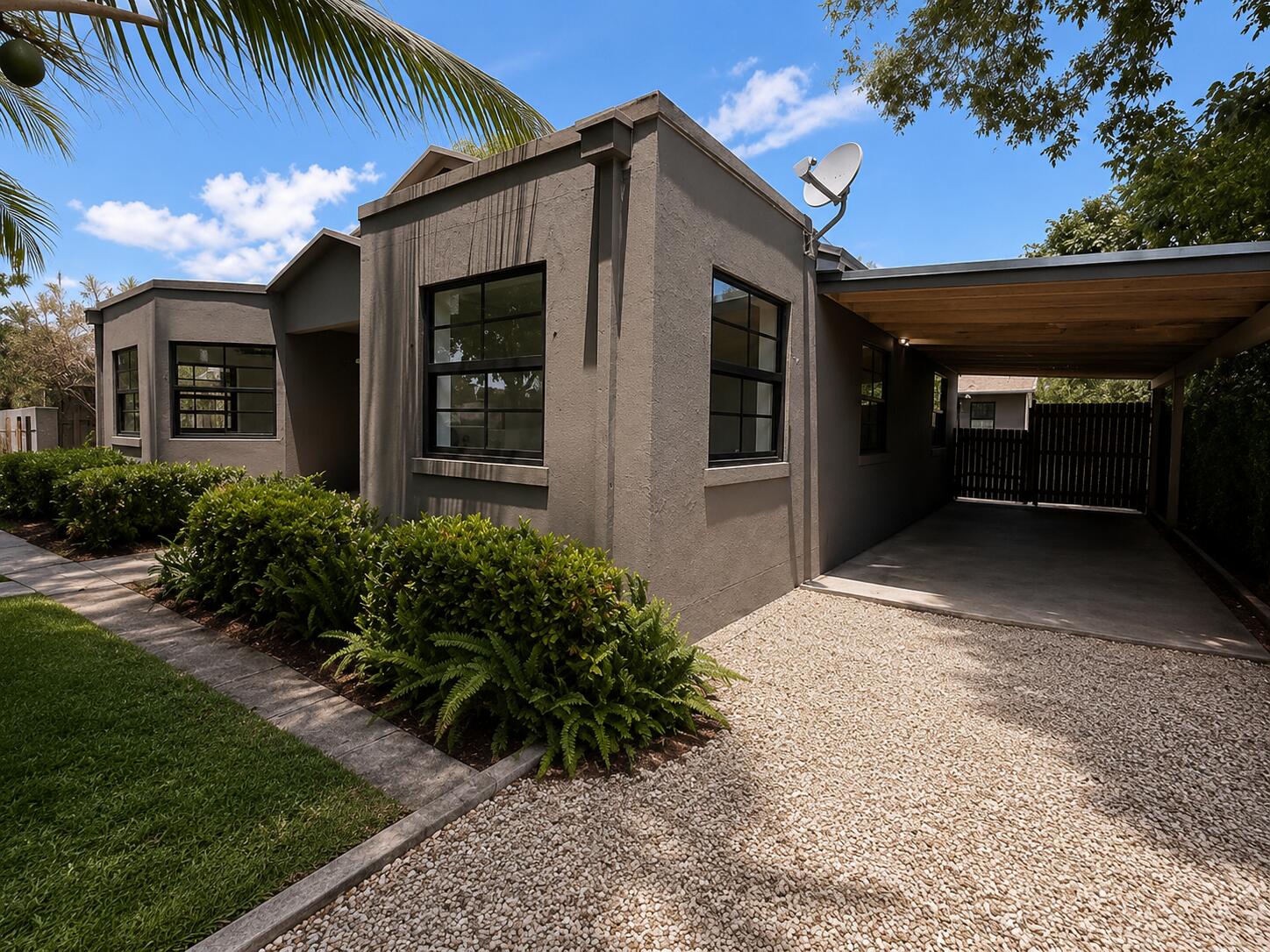 521 48th Street Property Photo 1