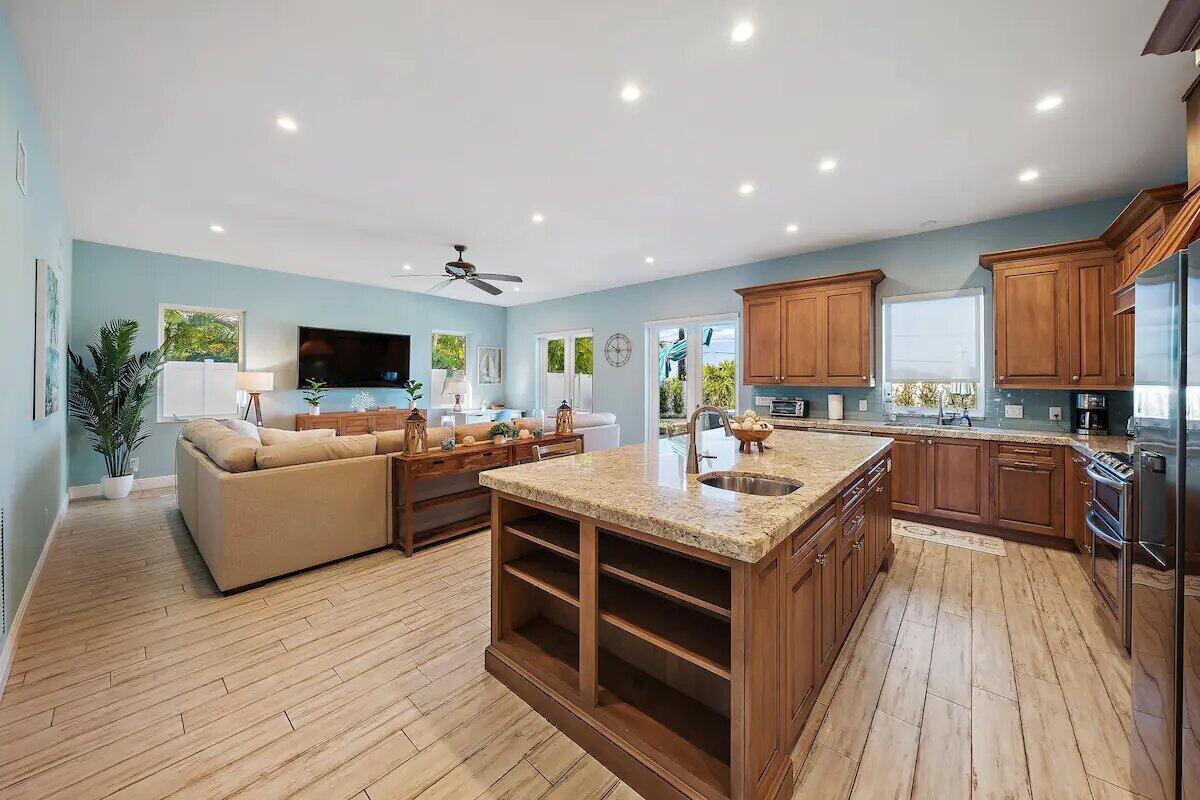 500 Sunrise Way Property Photo 5