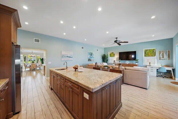 500 Sunrise Way Property Photo 6