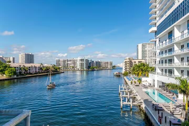 4010 S Ocean Drive R2404 Property Photo 1