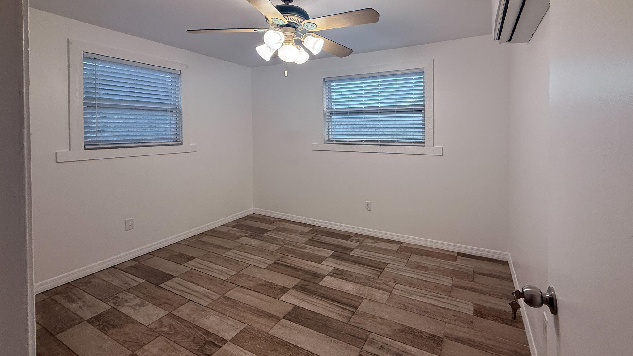 978 Gibraltar Road Property Photo 14