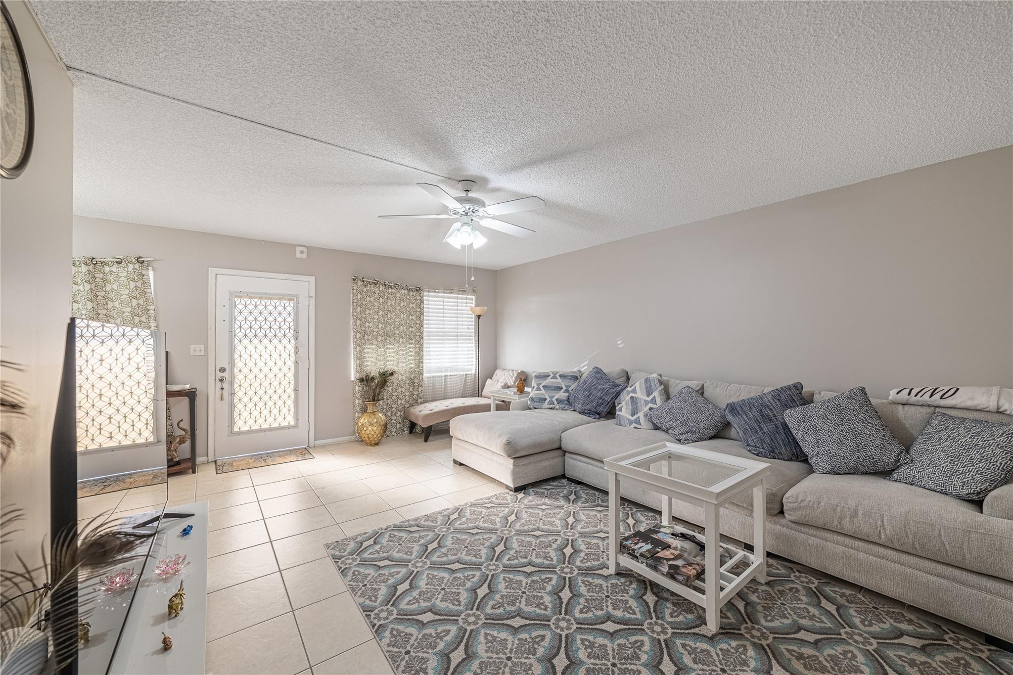 1902 Bermuda Circle Property Photo 4