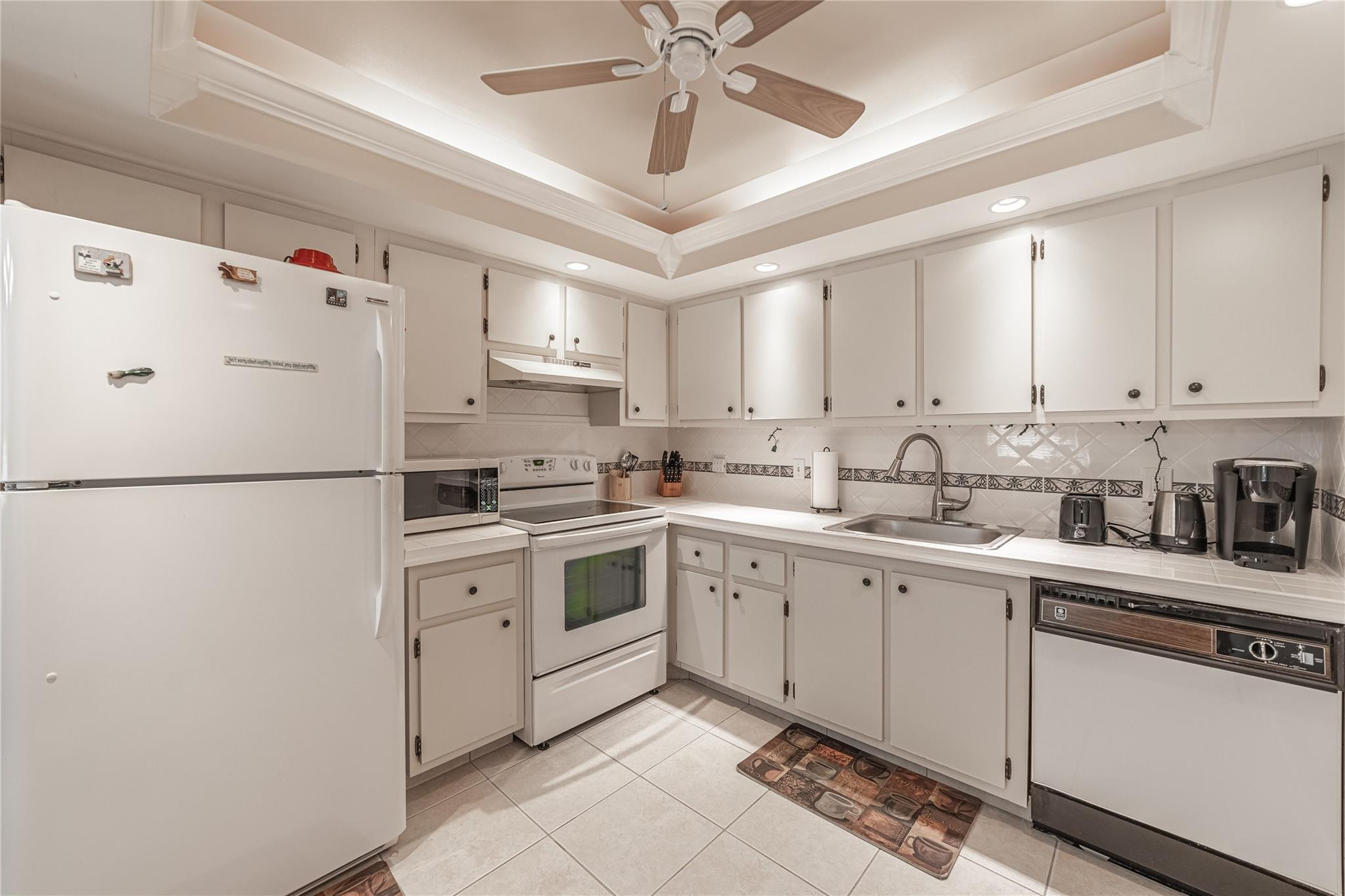 1902 Bermuda Circle Property Photo 6