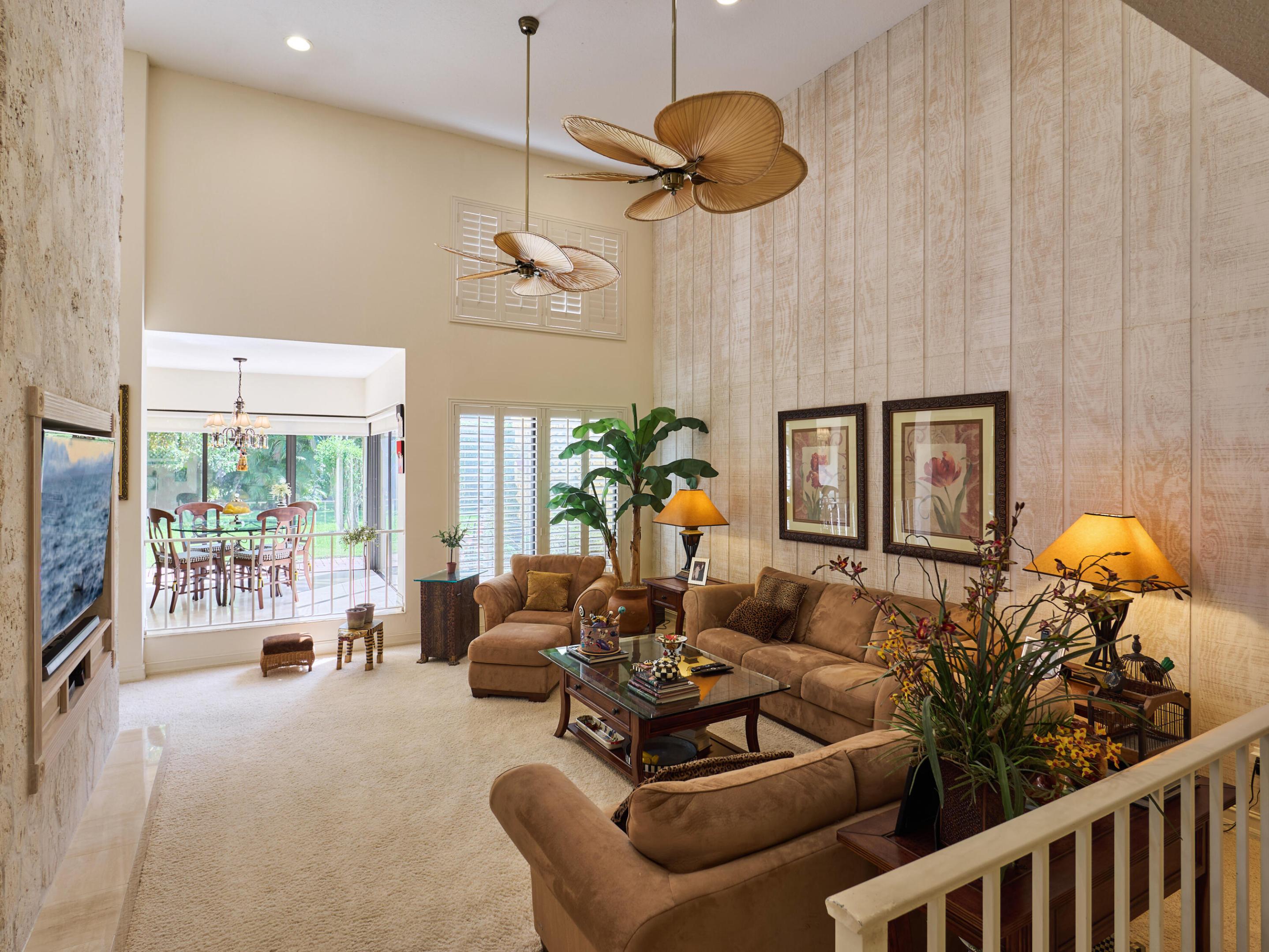 13588 Cross Pointe Drive Property Photo 11