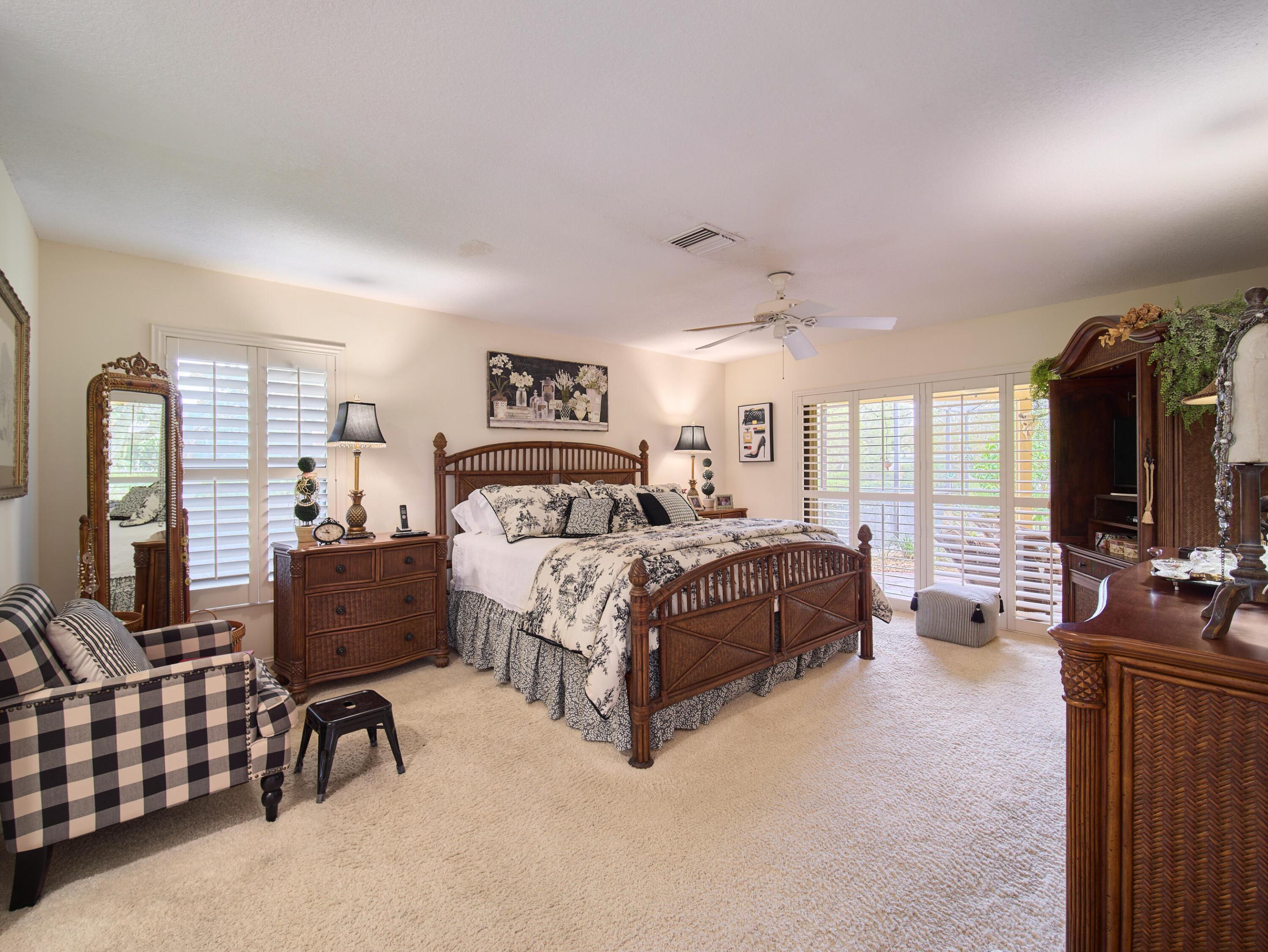 13588 Cross Pointe Drive Property Photo 14