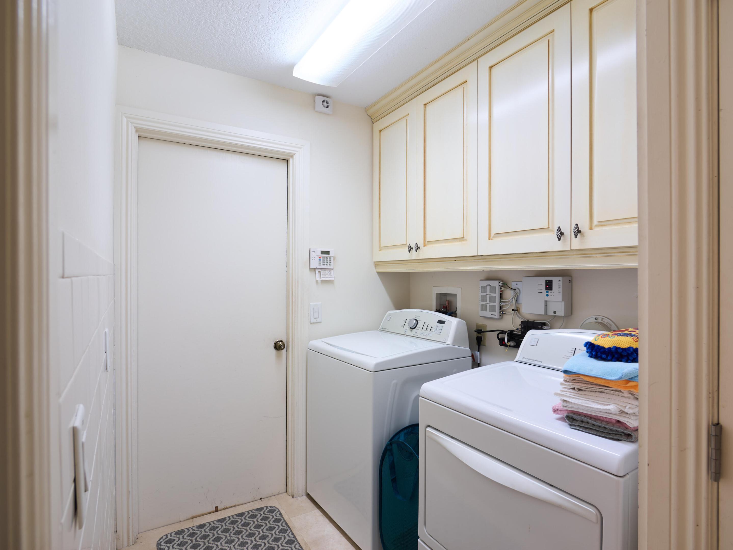 13588 Cross Pointe Drive Property Photo 25