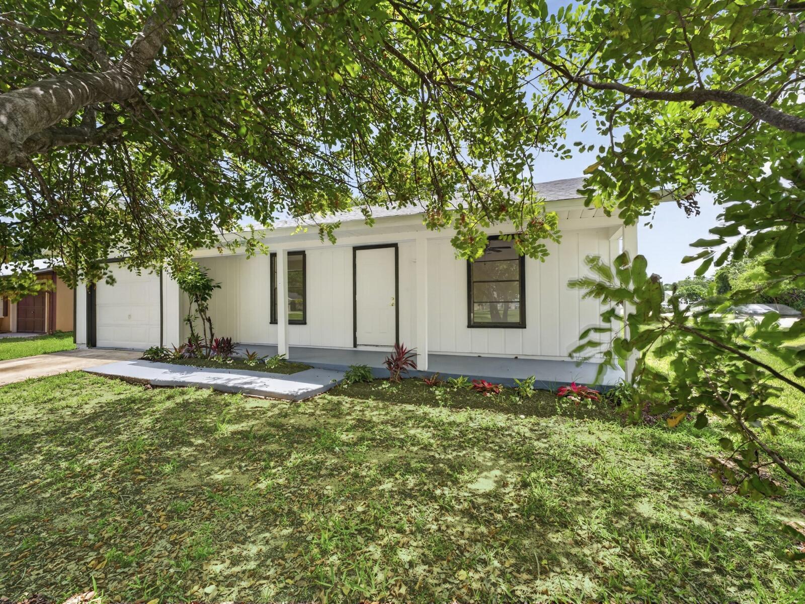 2575 1st Place Property Photo 2