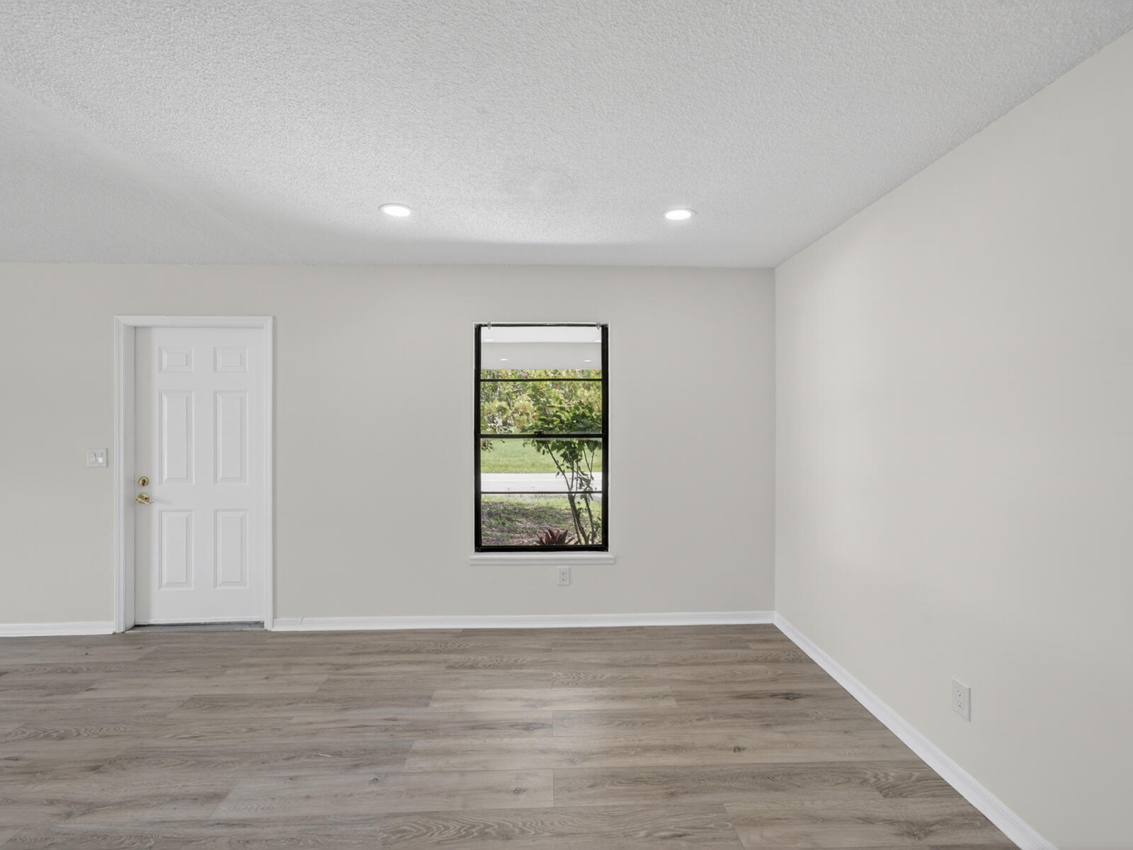 2575 1st Place Property Photo 12