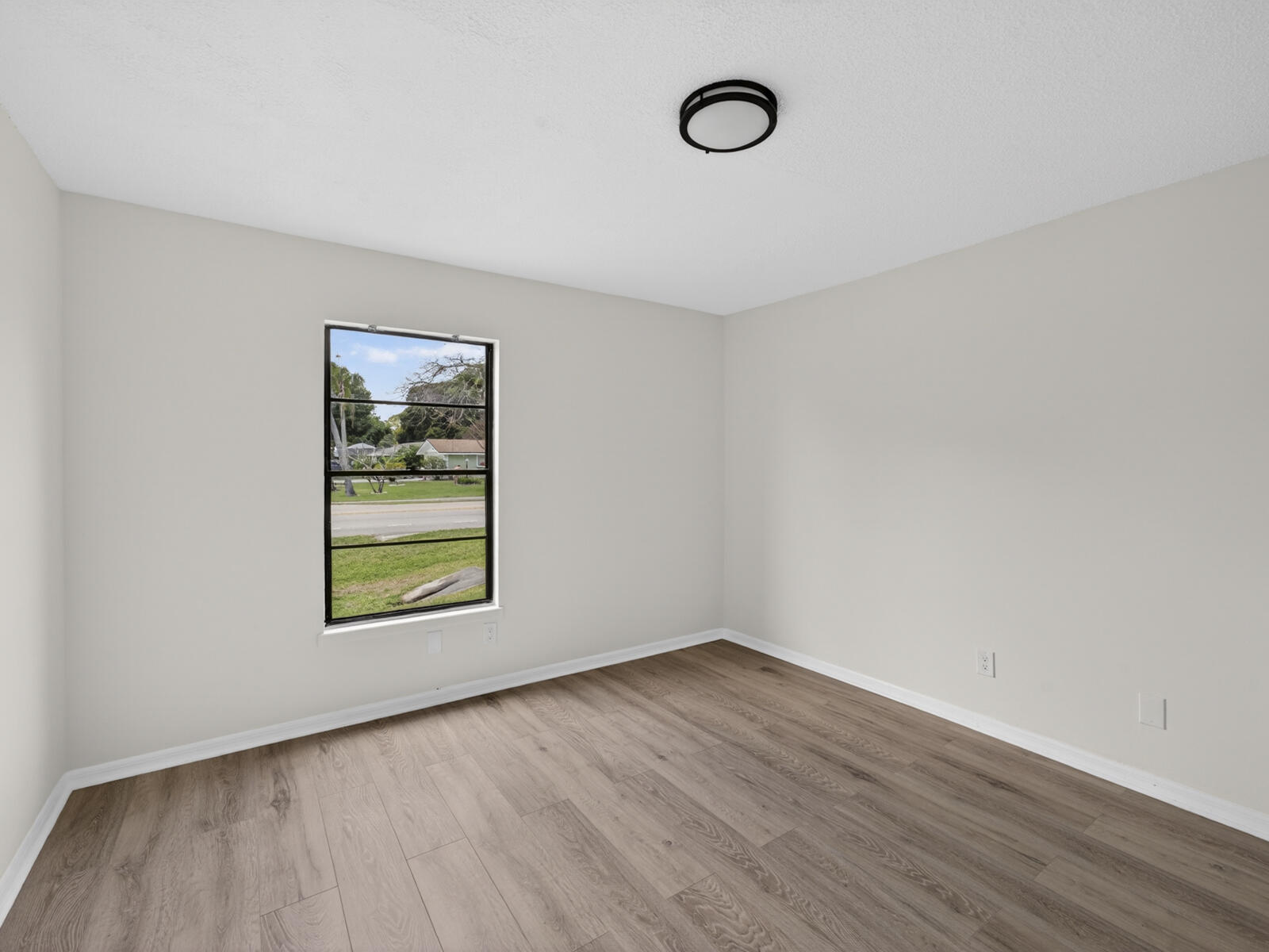 2575 1st Place Property Photo 23