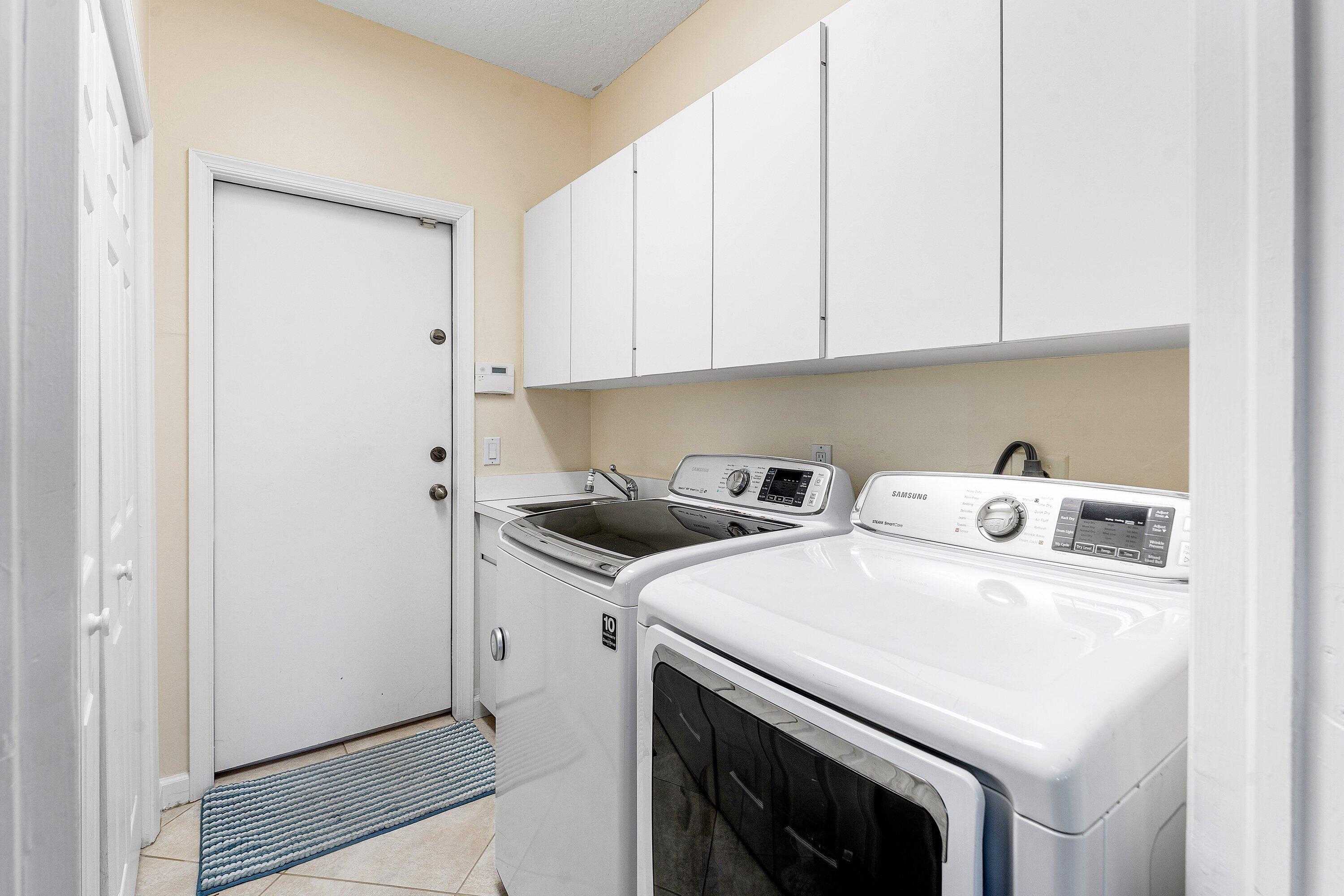 8926 Se North Passage Way Property Photo 12
