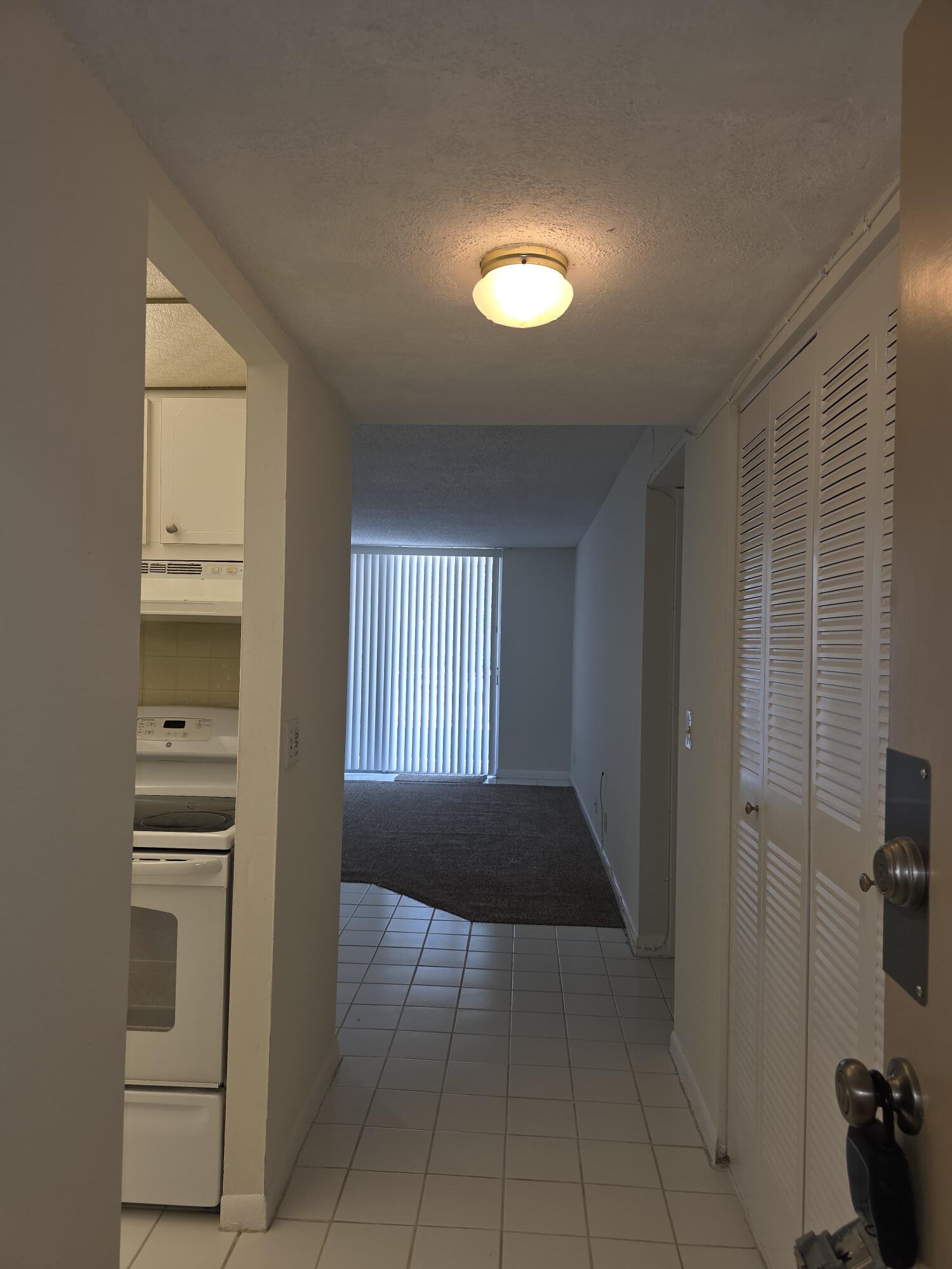 470 Executive Center Drive 2k Property Photo 8