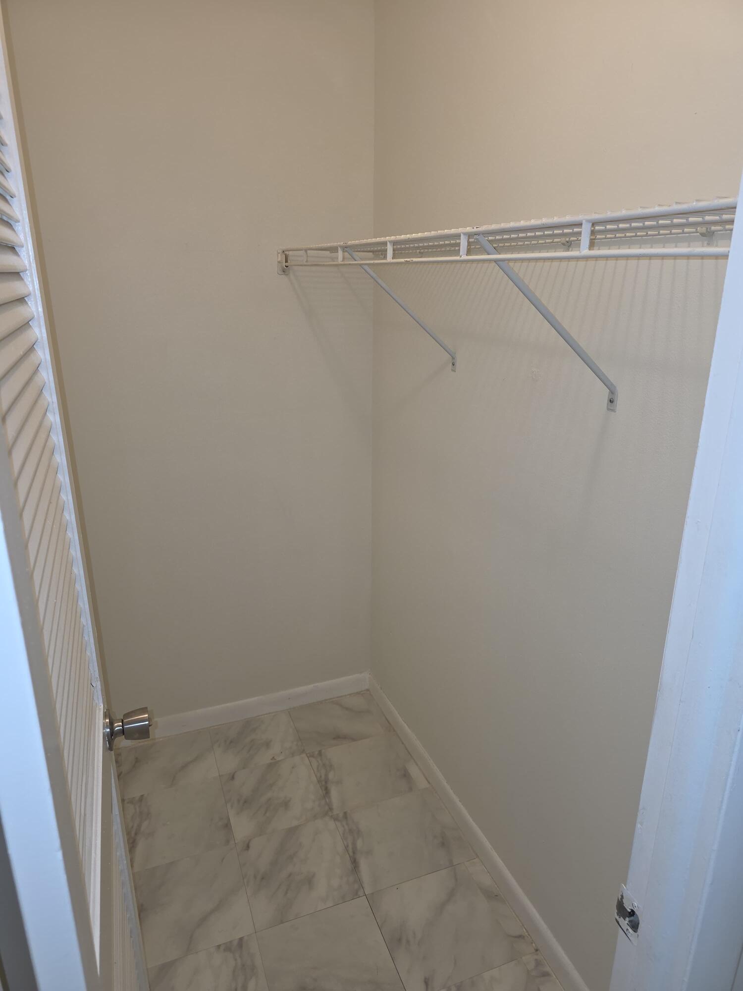 470 Executive Center Drive 2k Property Photo 13