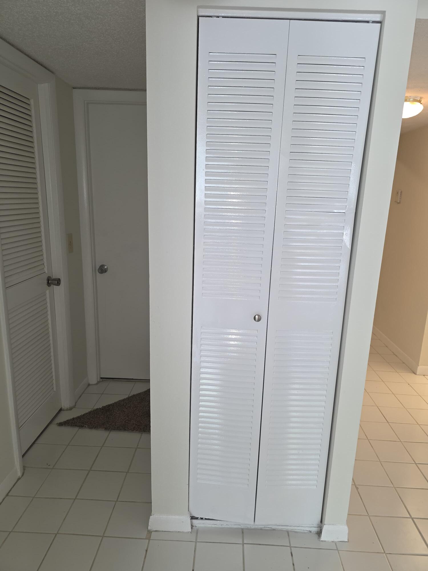 470 Executive Center Drive 2k Property Photo 14