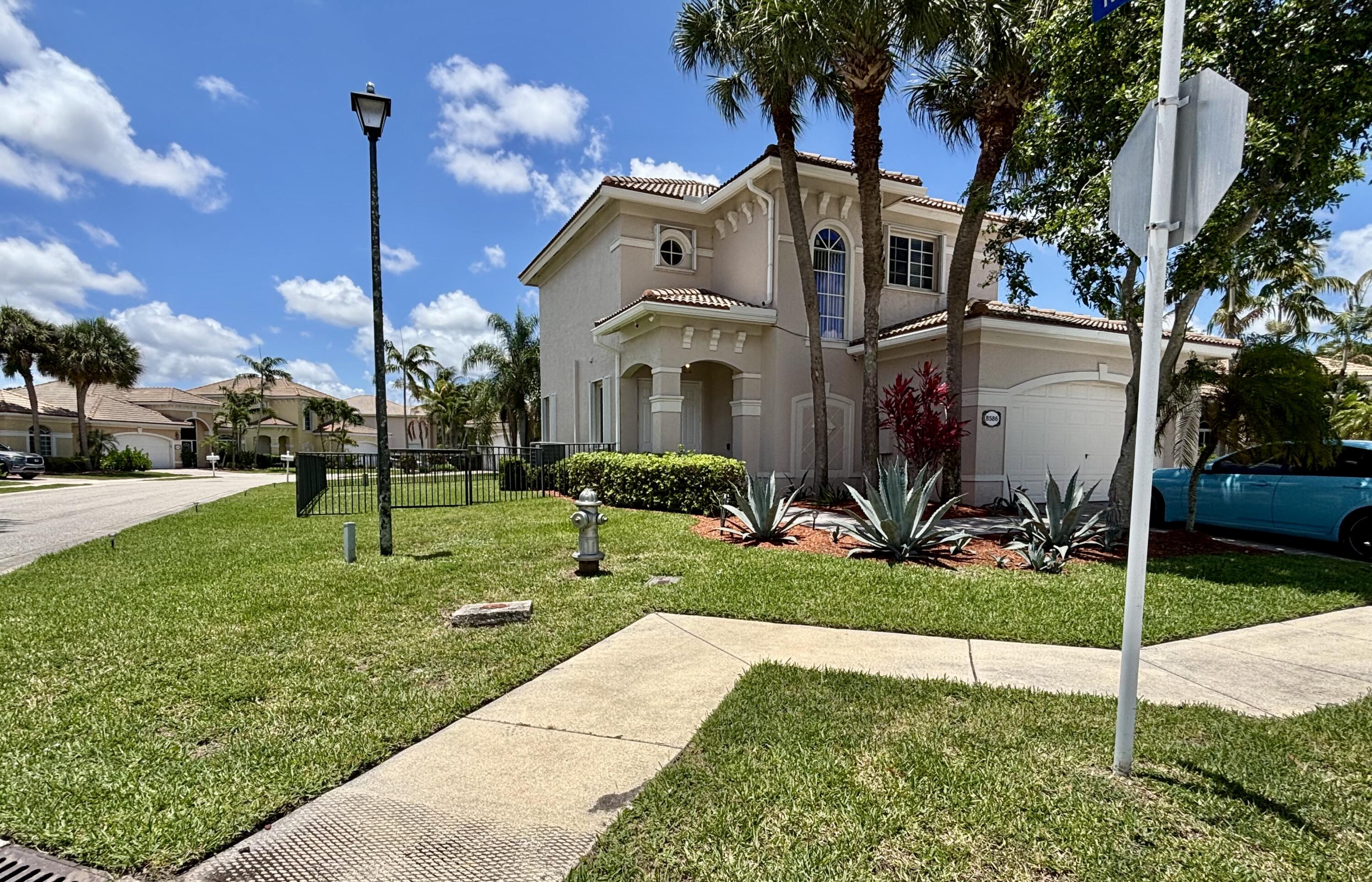 8586 White Cay Property Photo 1