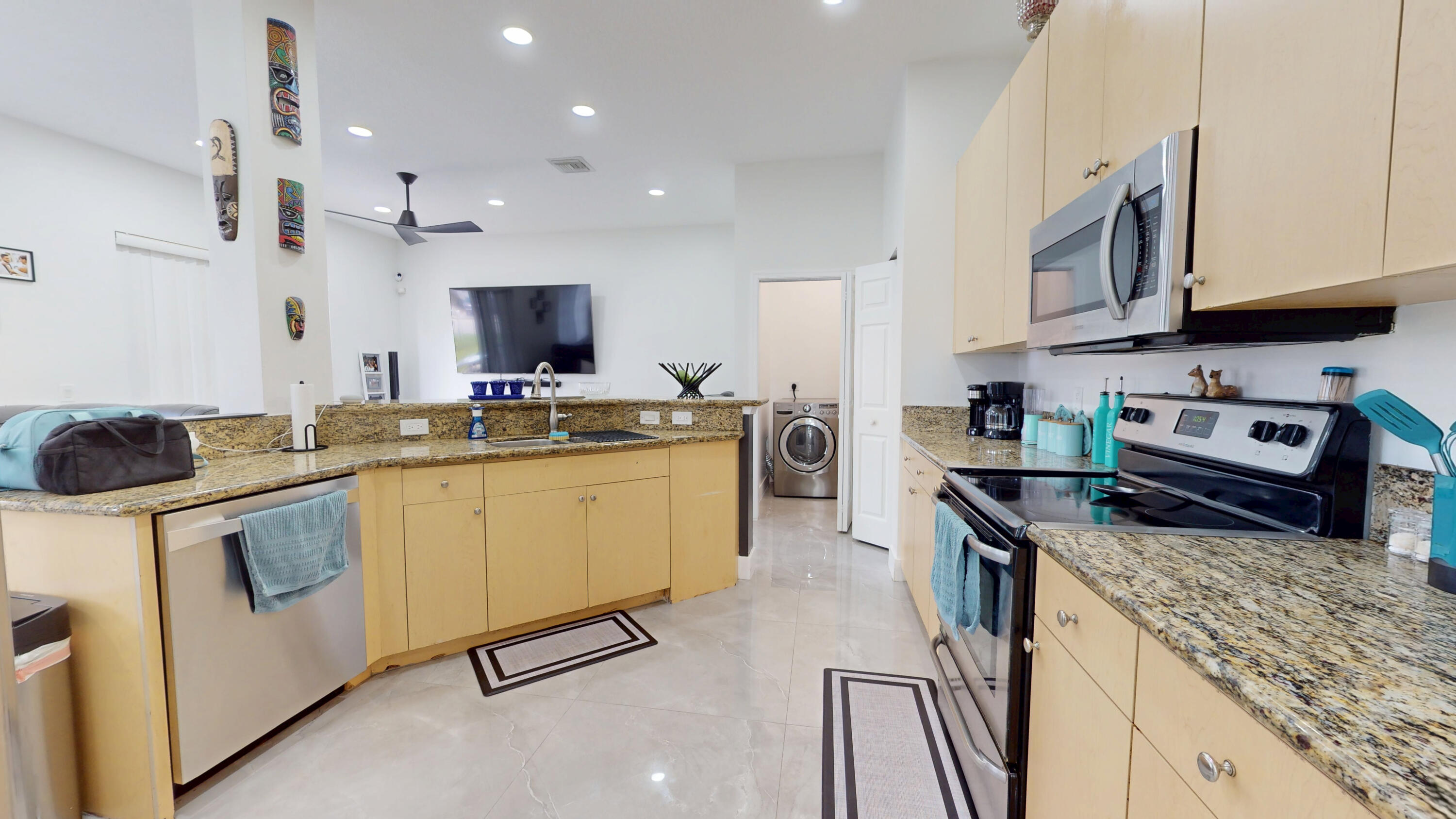 8586 White Cay Property Photo 7