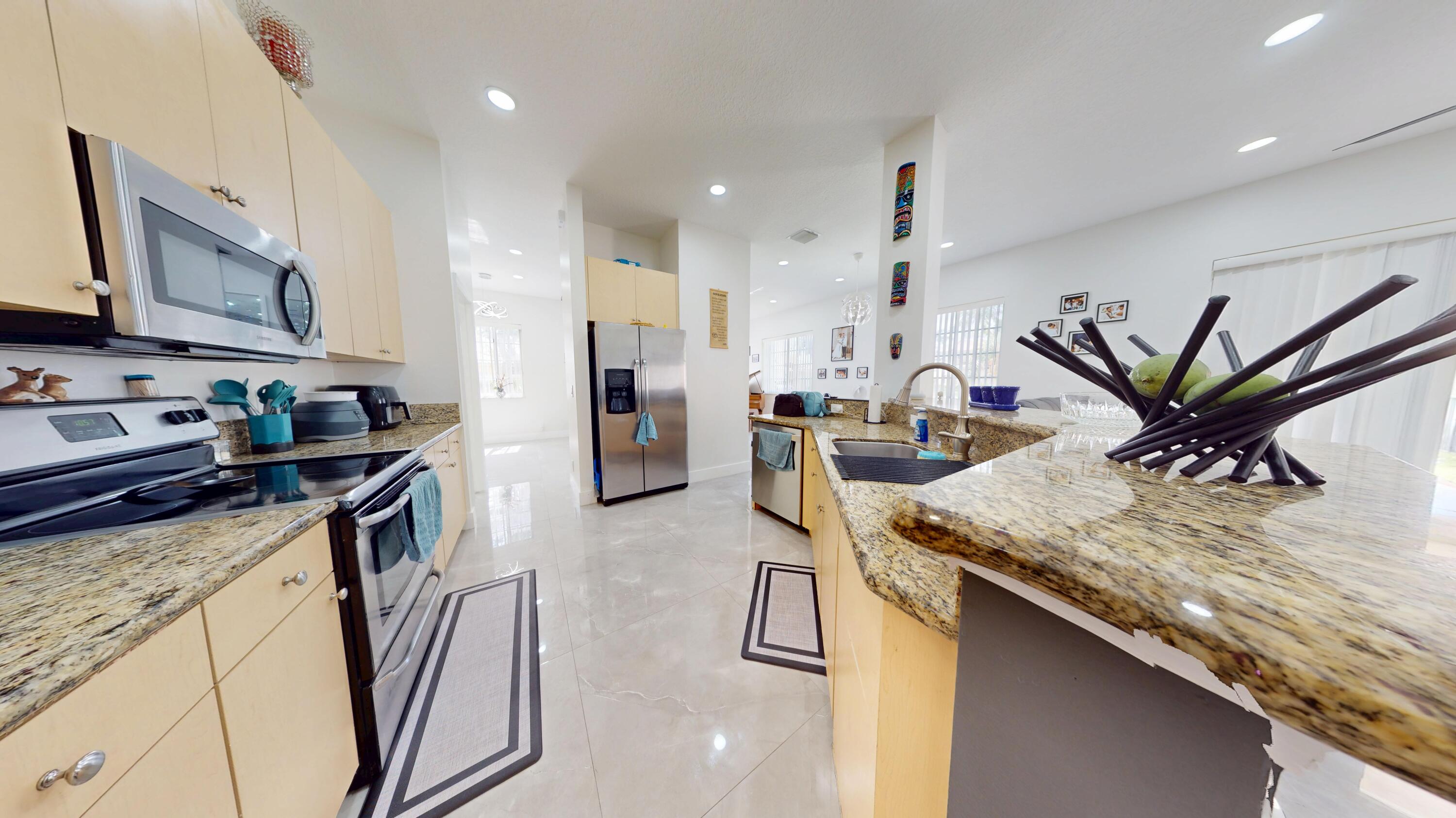 8586 White Cay Property Photo 8