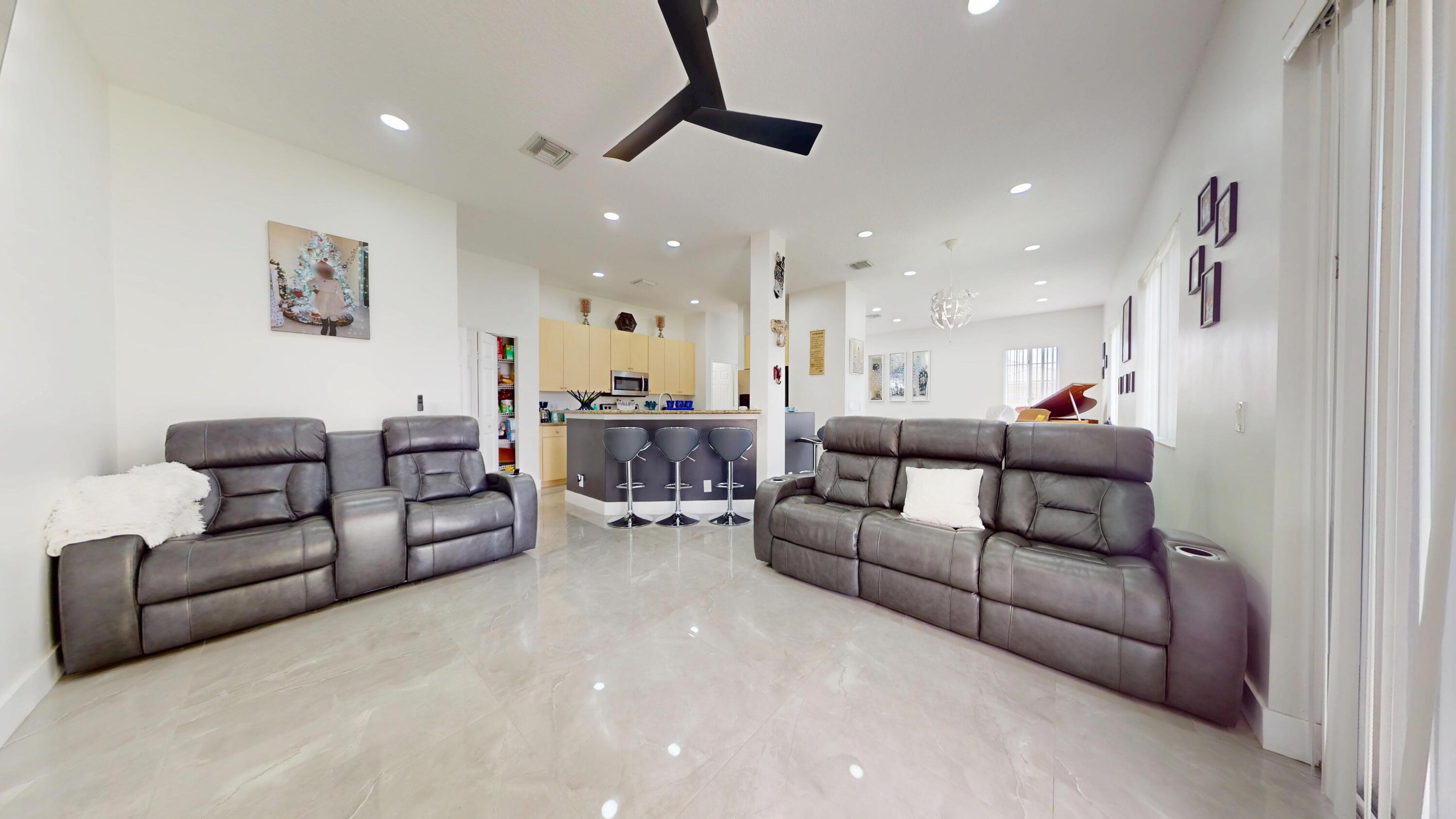 8586 White Cay Property Photo 13