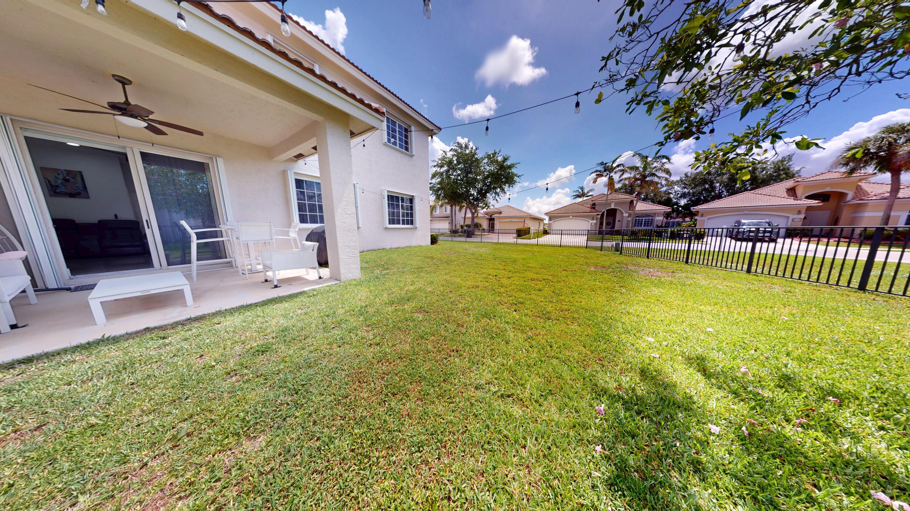 8586 White Cay Property Photo 15