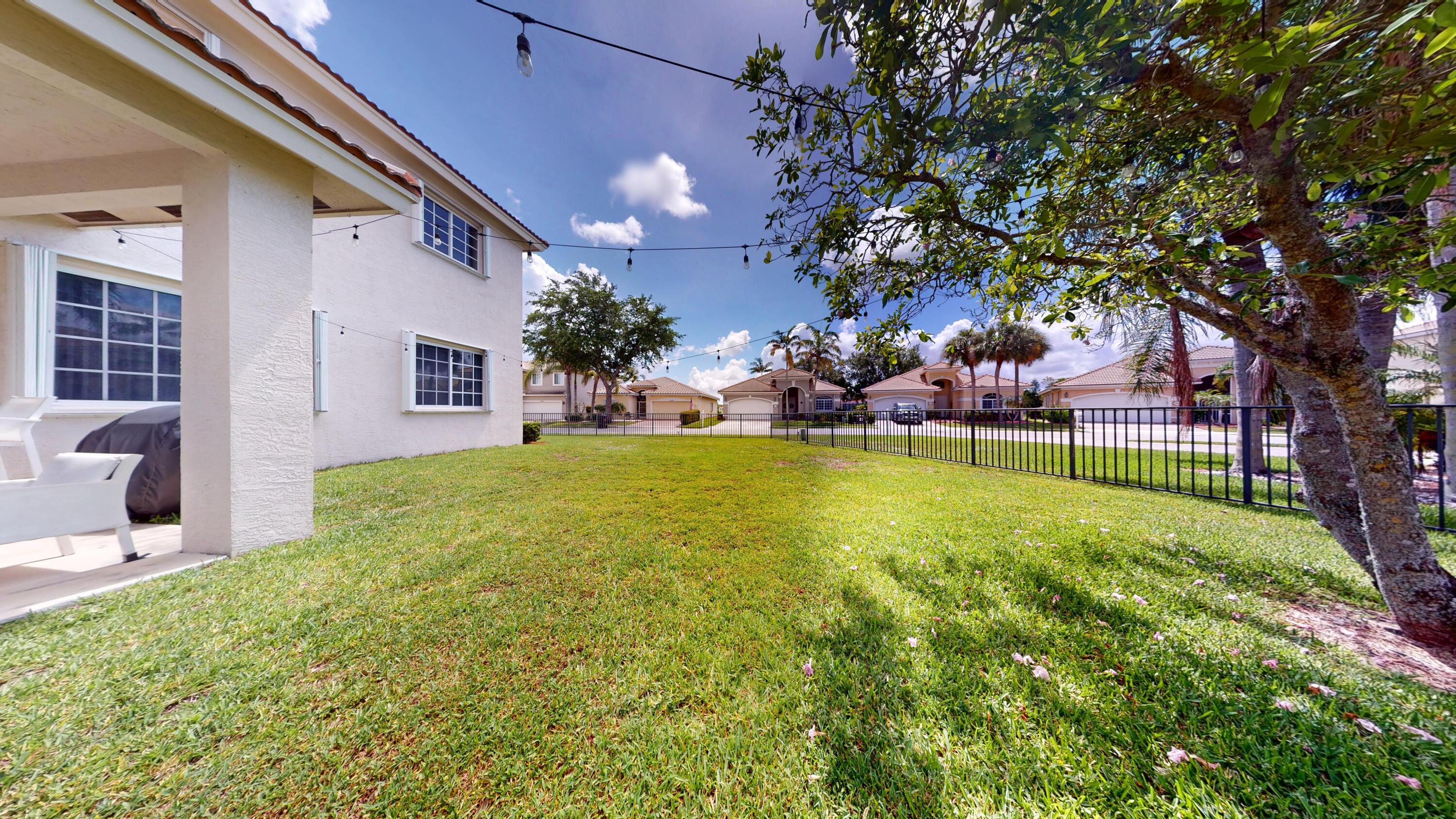 8586 White Cay Property Photo 16