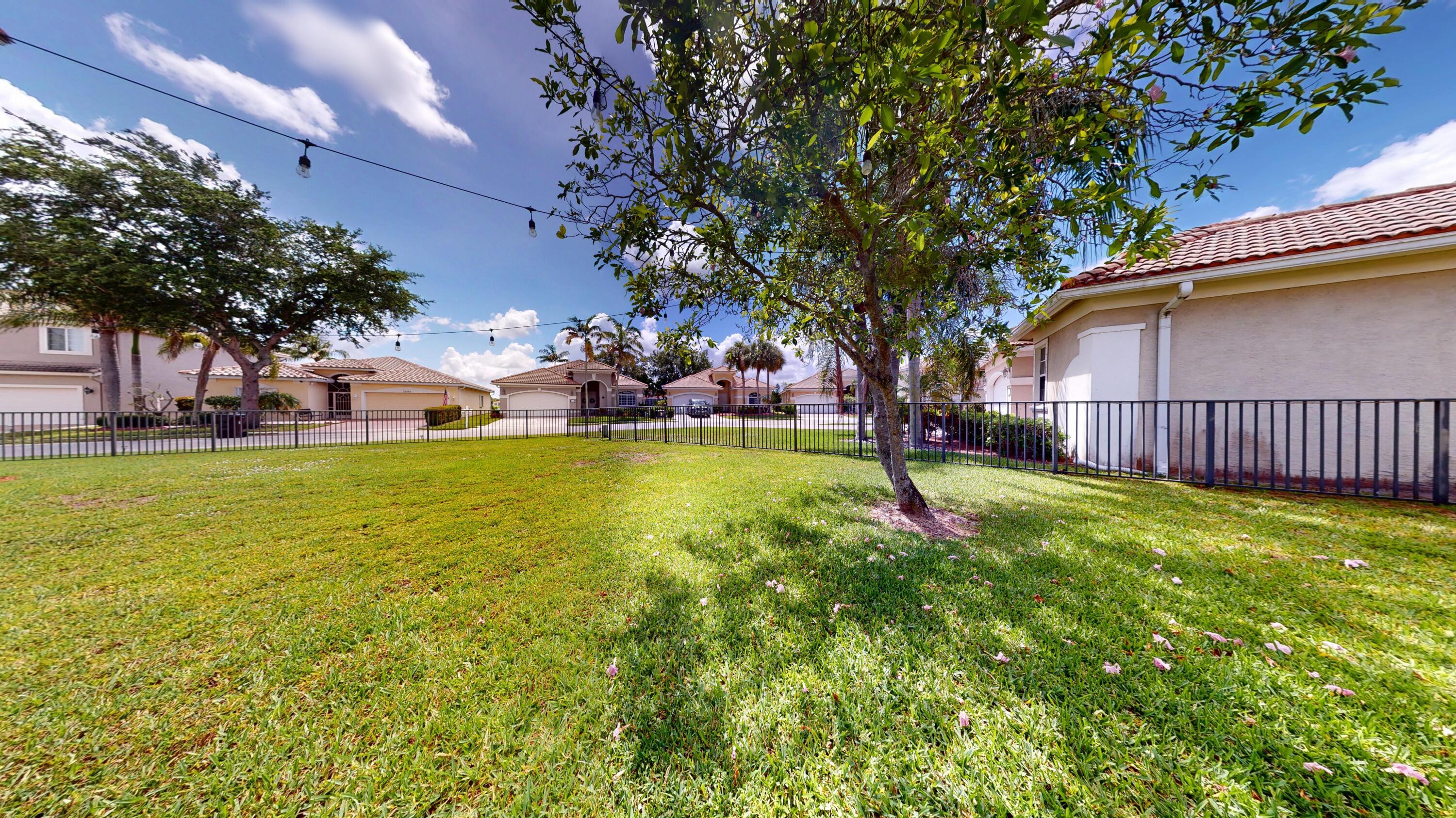 8586 White Cay Property Photo 17