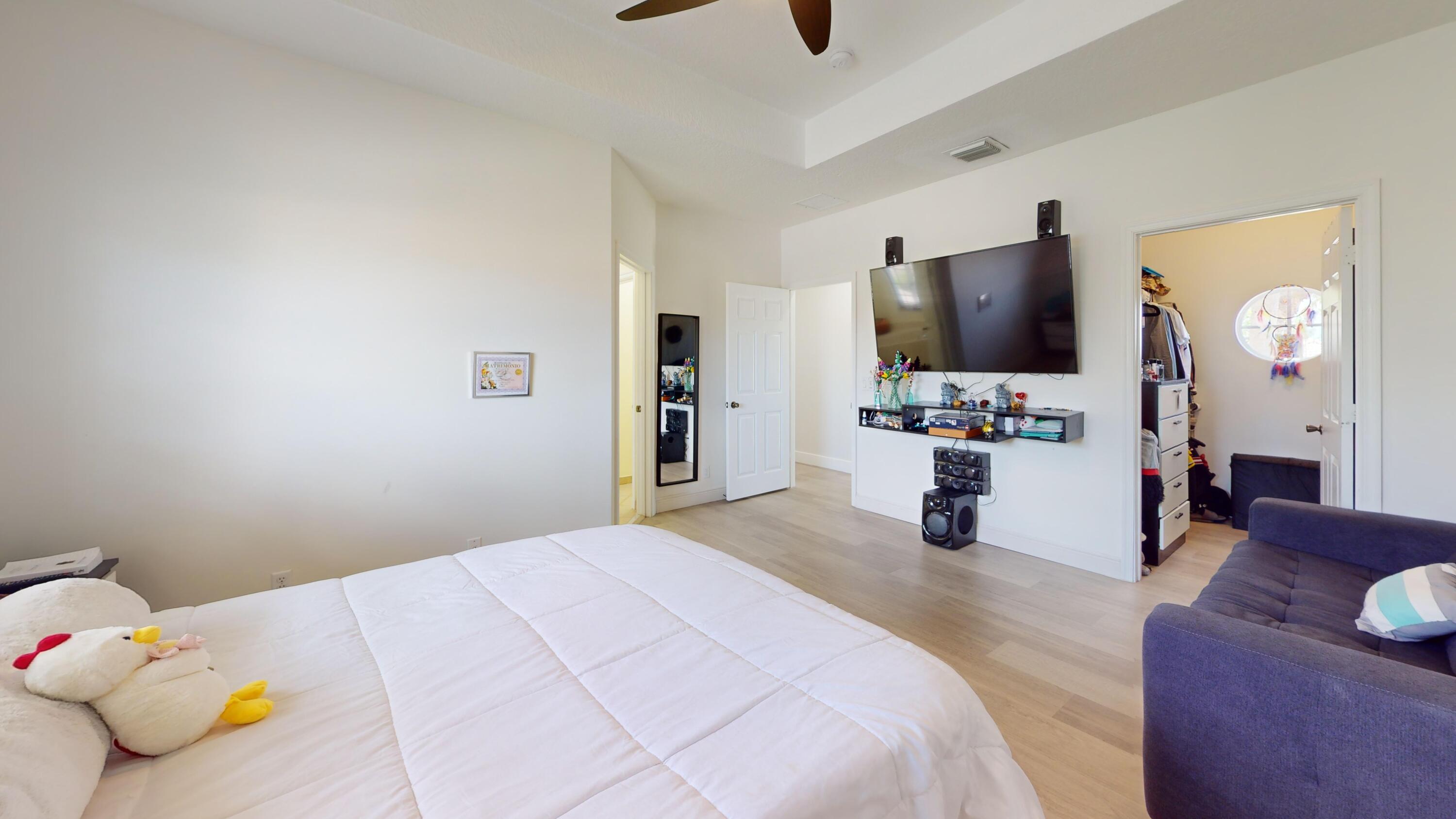 8586 White Cay Property Photo 25