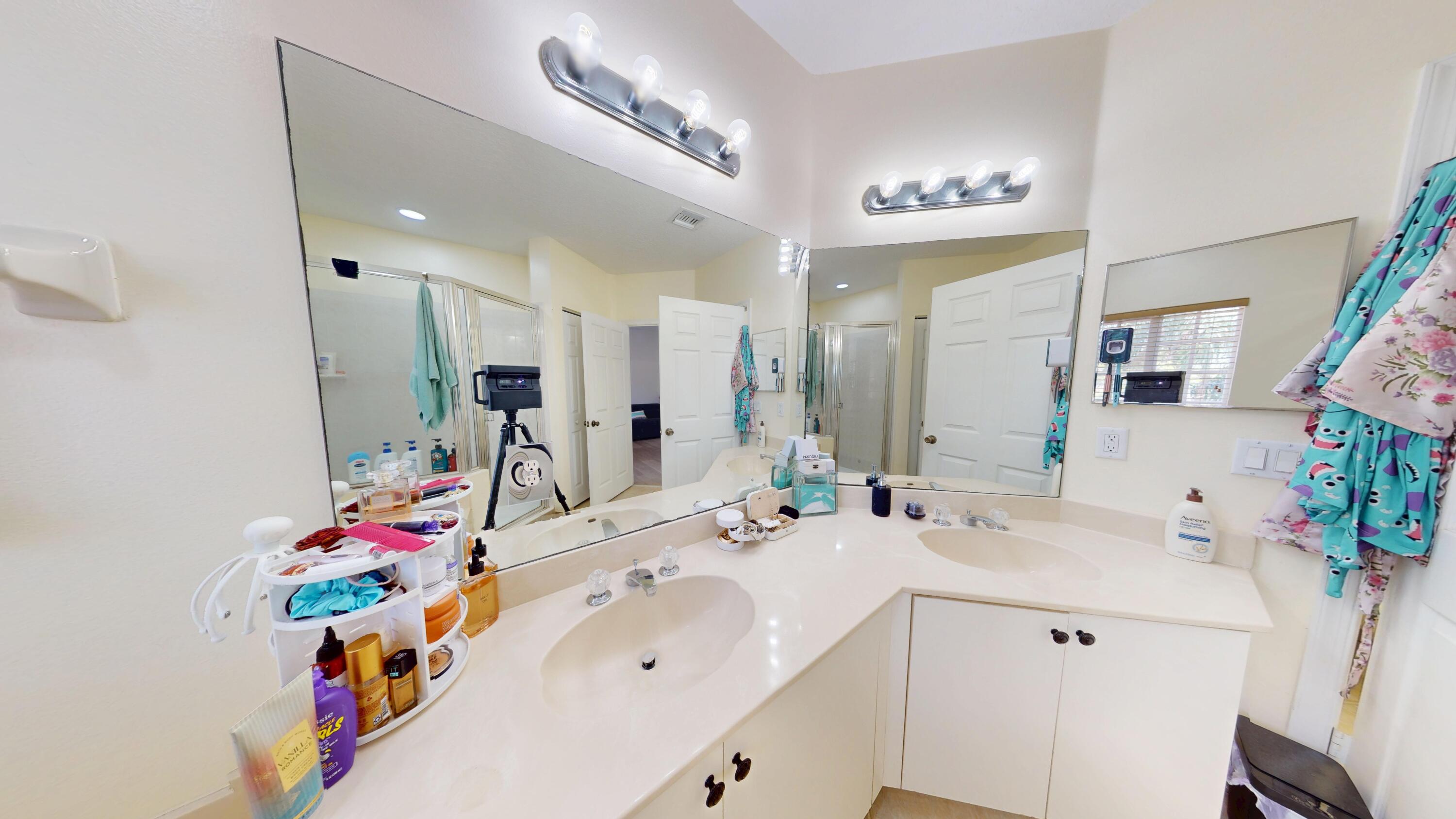 8586 White Cay Property Photo 32
