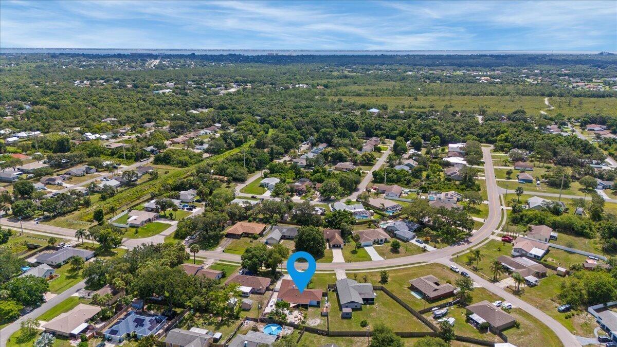 2350 Fallon Boulevard Ne Property Photo 4