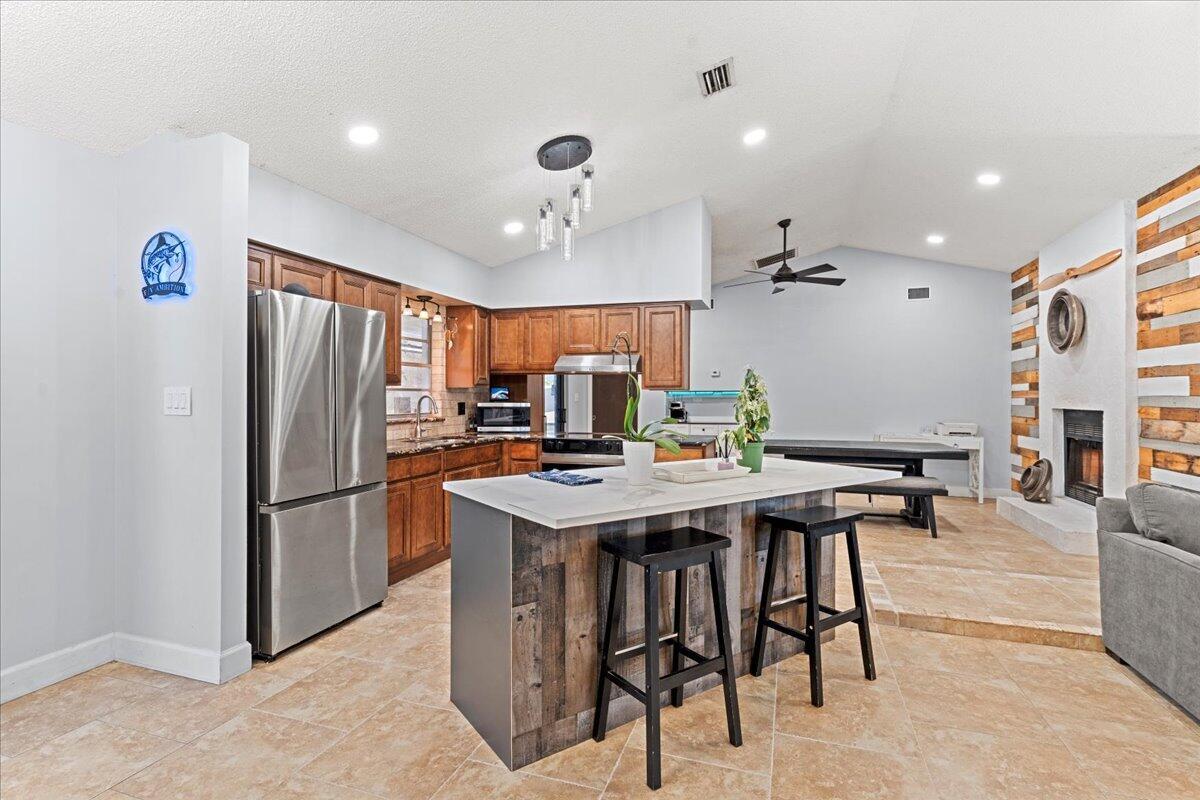 2350 Fallon Boulevard Ne Property Photo 11
