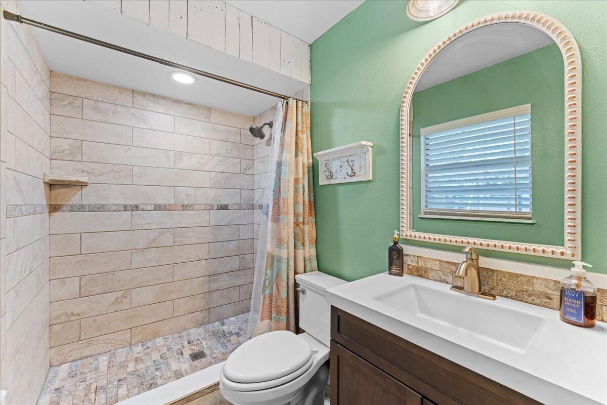 2350 Fallon Boulevard Ne Property Photo 28