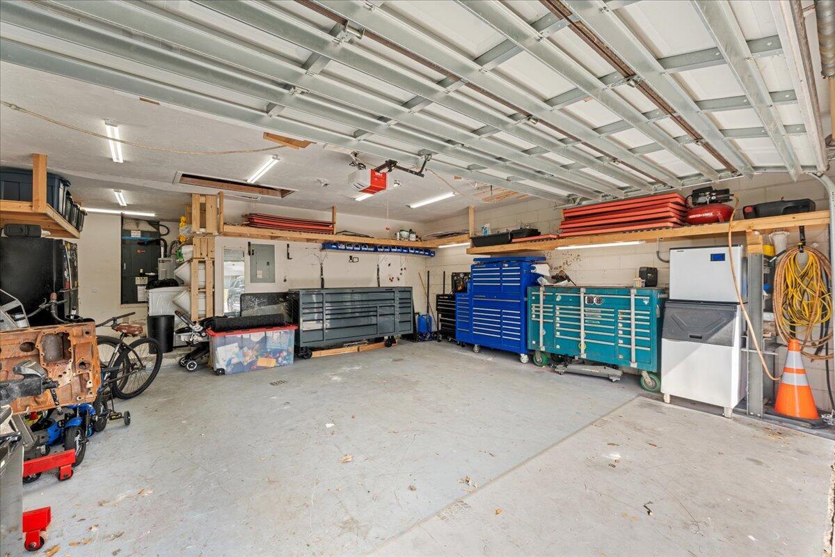 2350 Fallon Boulevard Ne Property Photo 33