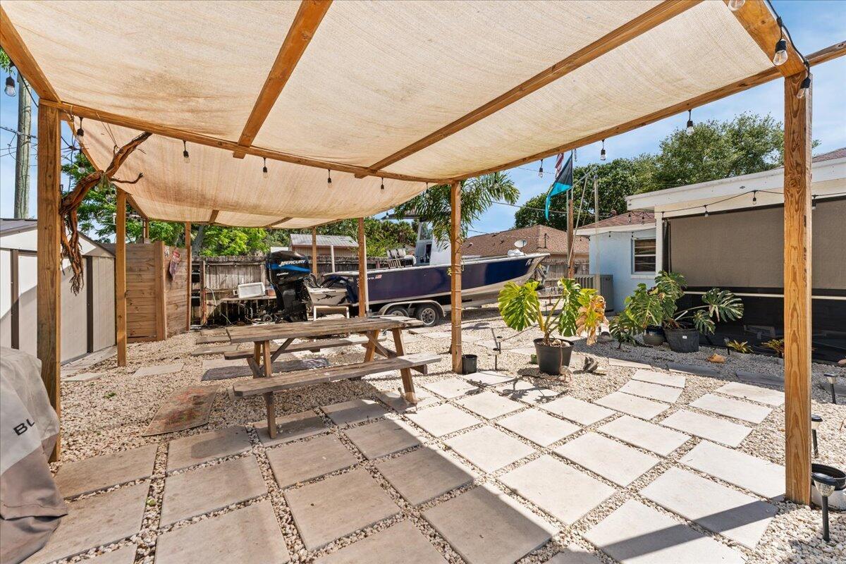 2350 Fallon Boulevard Ne Property Photo 44