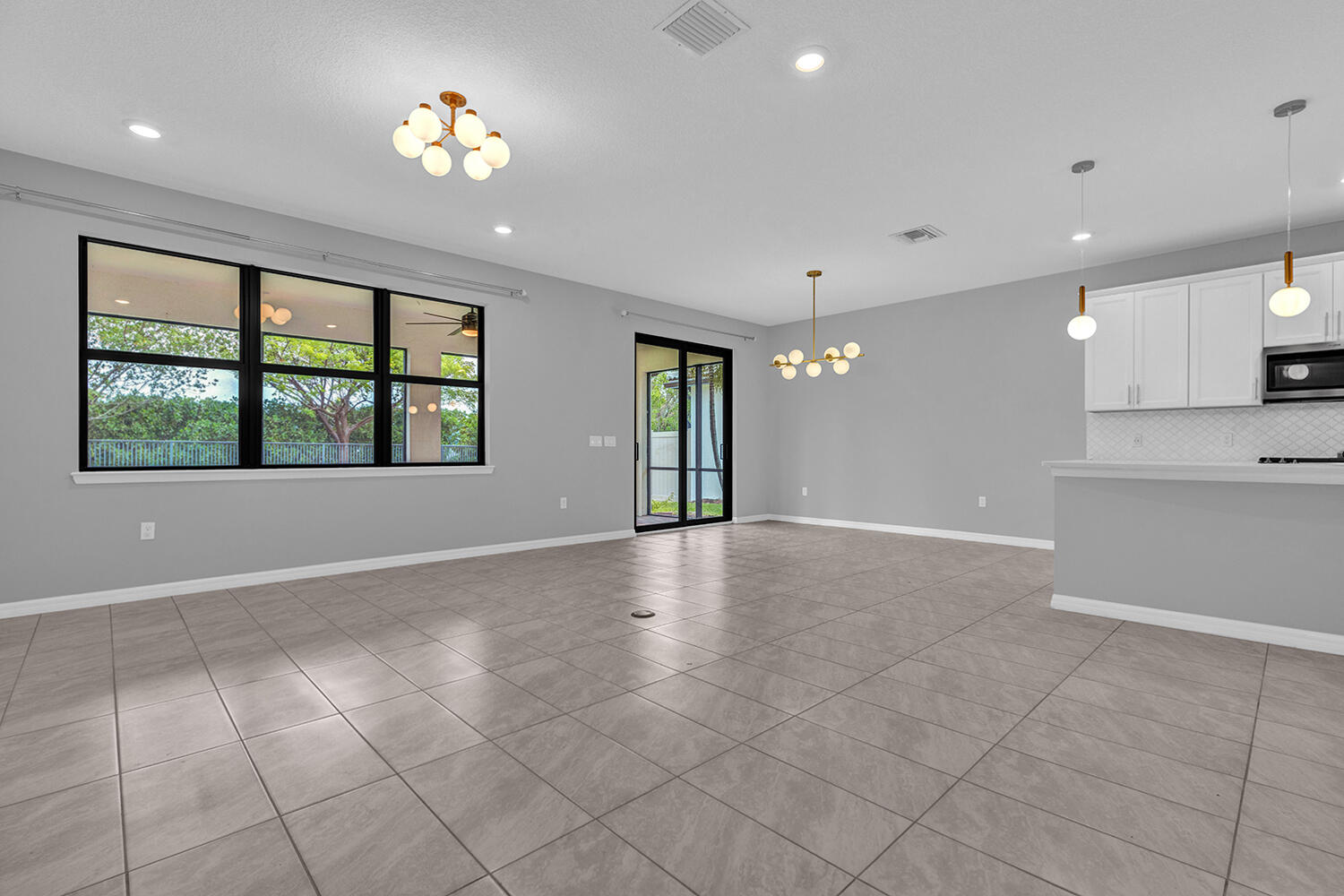 8296 Vaulting Drive Property Photo 10