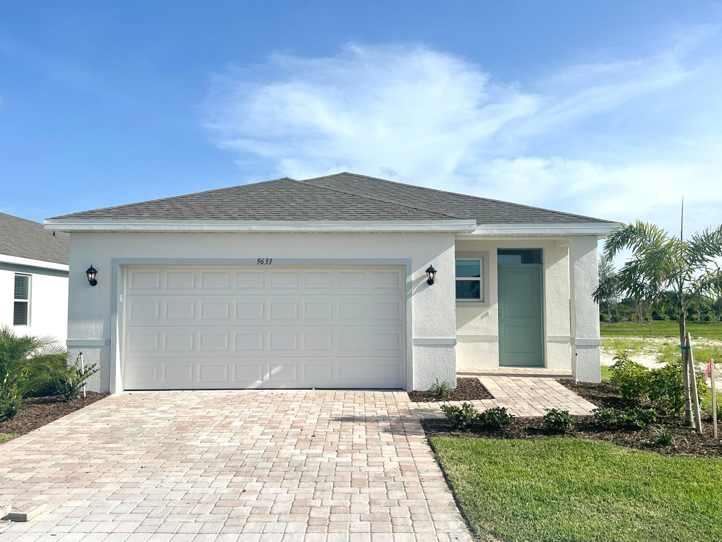 9633 Venetian Square Property Photo 1