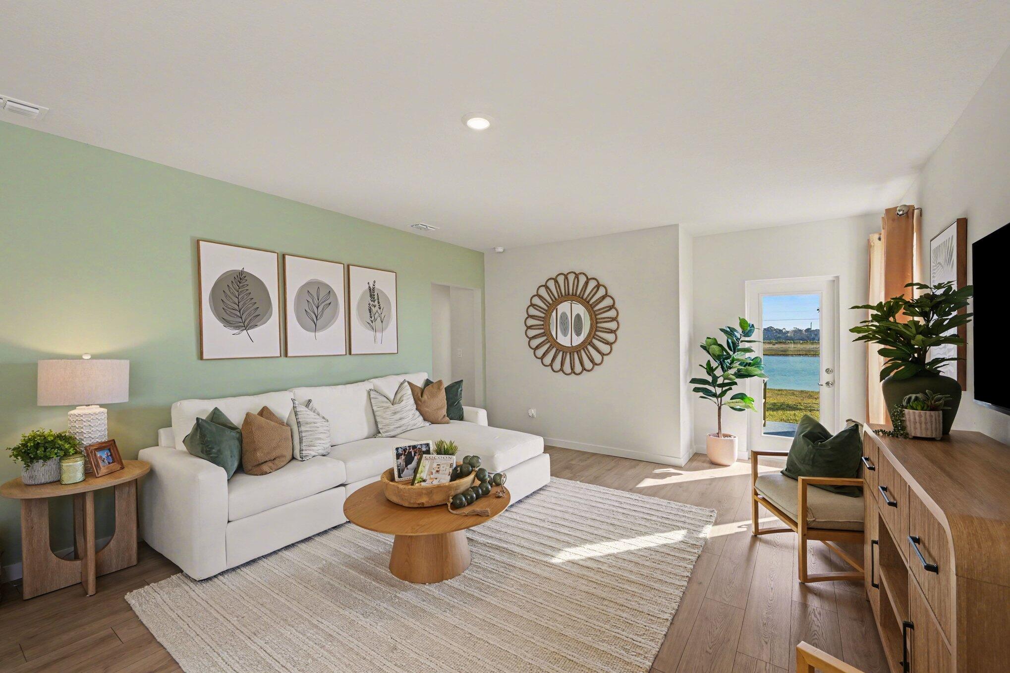 9633 Venetian Square Property Photo 4